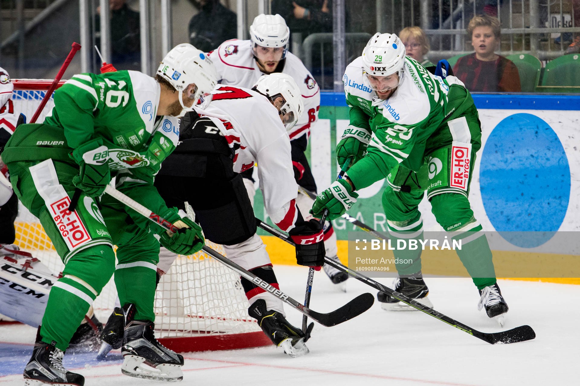 Rögles Ludvig Rensfeldt oroar bakom Malmö Redhawks mål