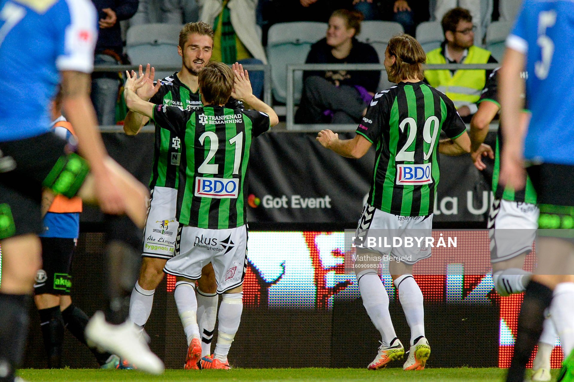 GAIS Dardan Rexhepi, Johan Lundgren och Danny Ervik jublar