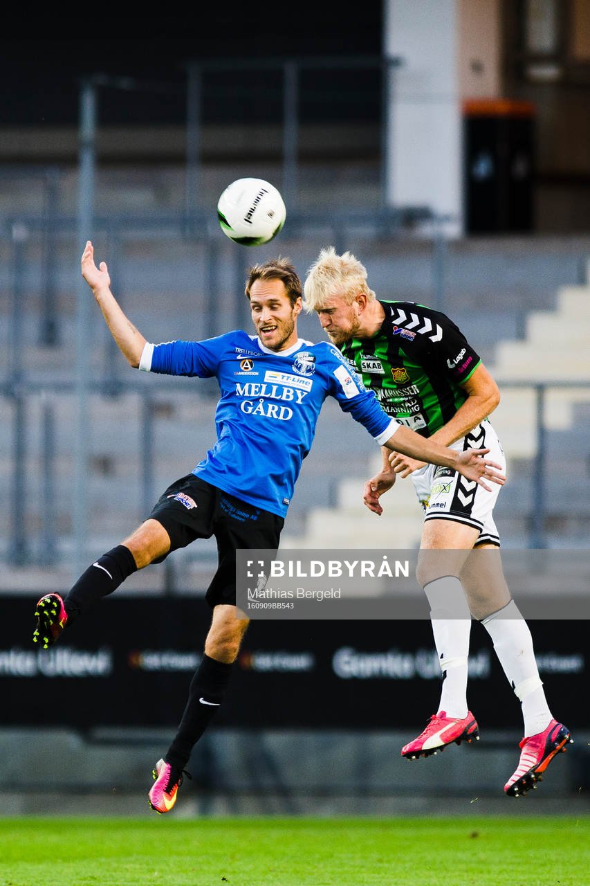 Trelleborgs Zoran Jovanovic och GAIS Carl Nyström i