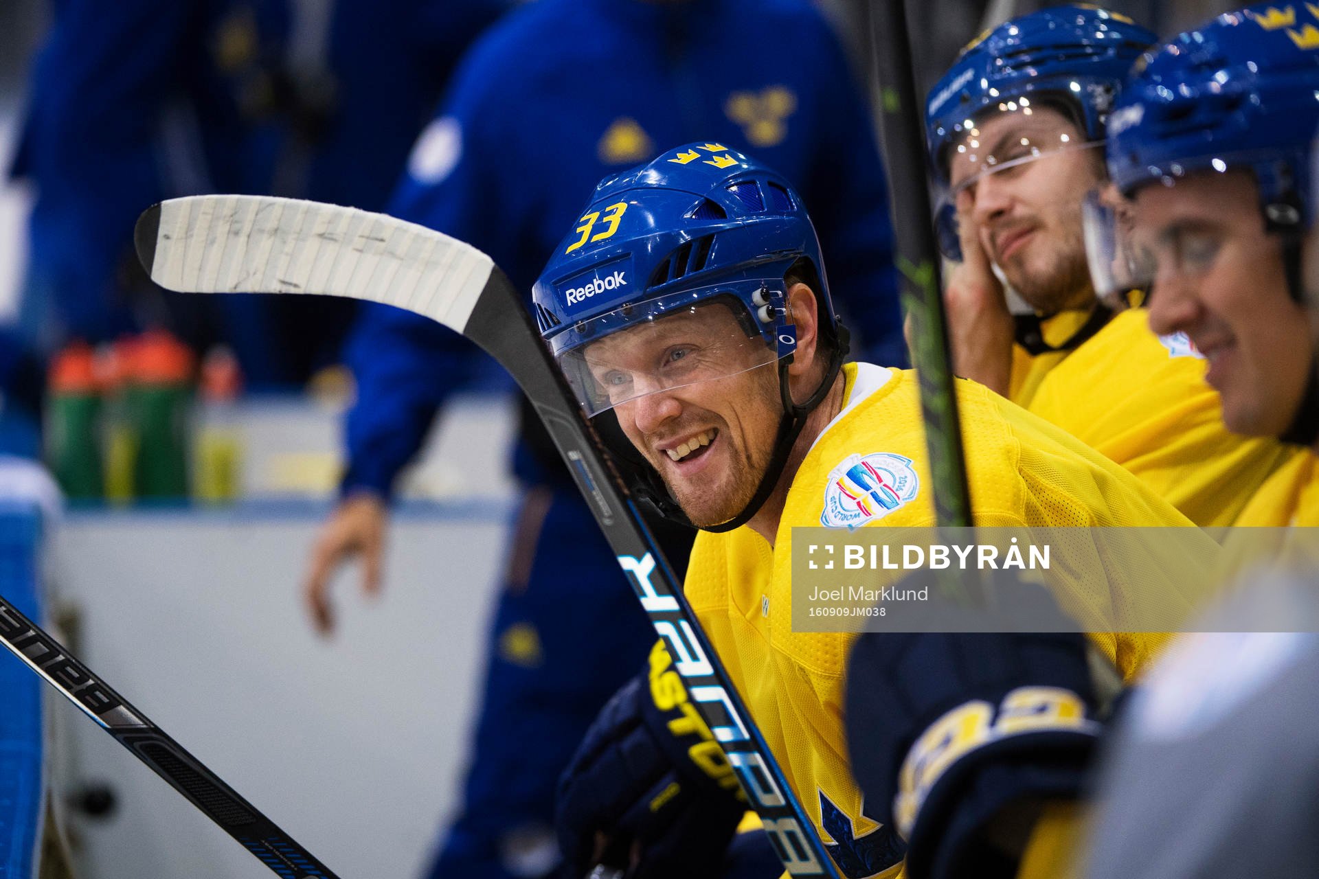 Henrik Sedin skrattar