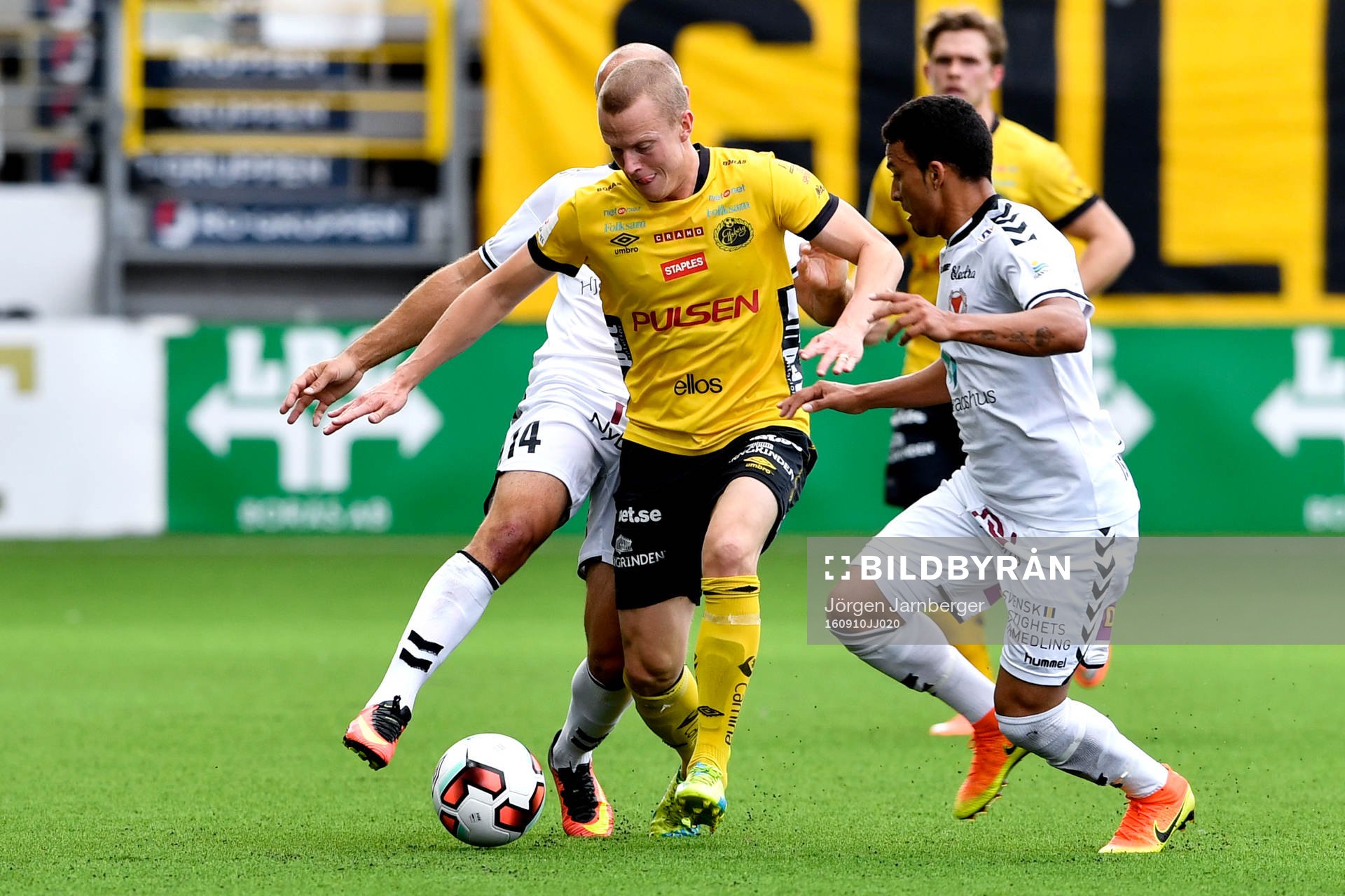 Elfsborgs Daniel Gustavsson och Kalmars Ismael Silva Lima