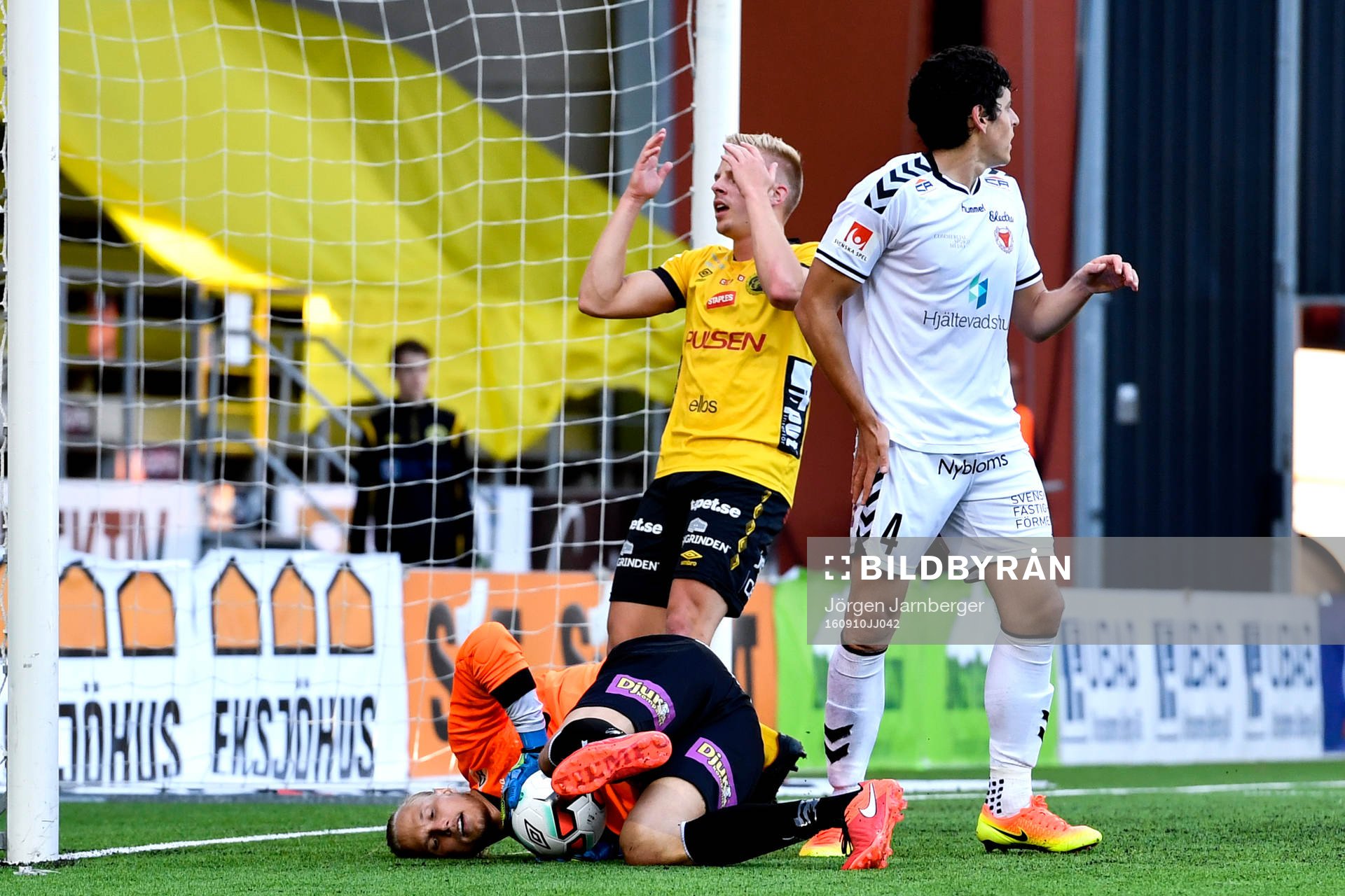 Kalmars målvakt Ole Söderberg och Marko Biskupovic och