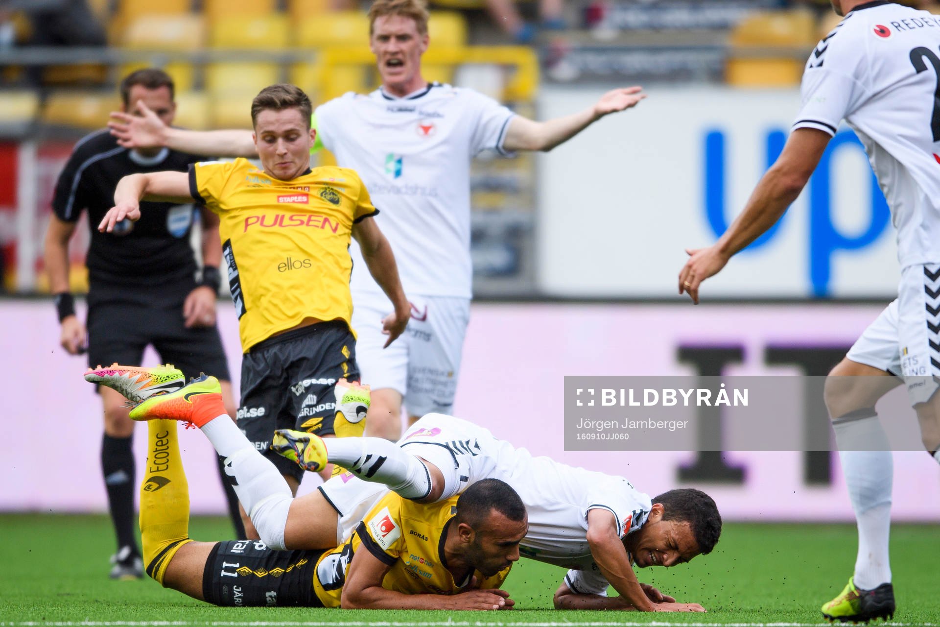 Elfsborgs Issam Jebali och Kalmars Ismael Silva Lima i kamp