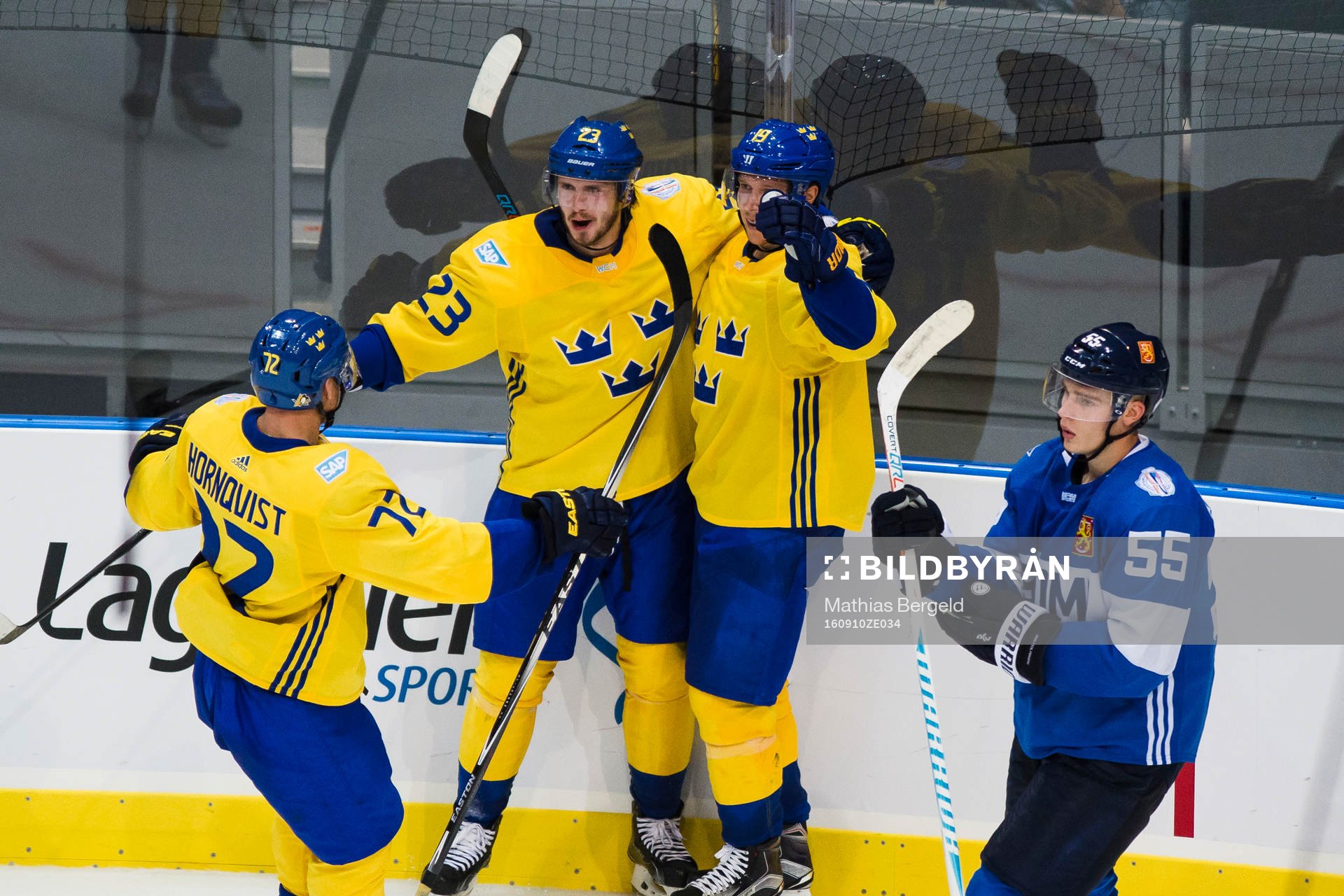 Sveriges Oliver Ekman Larsson och Patric Hörnqvist jublar