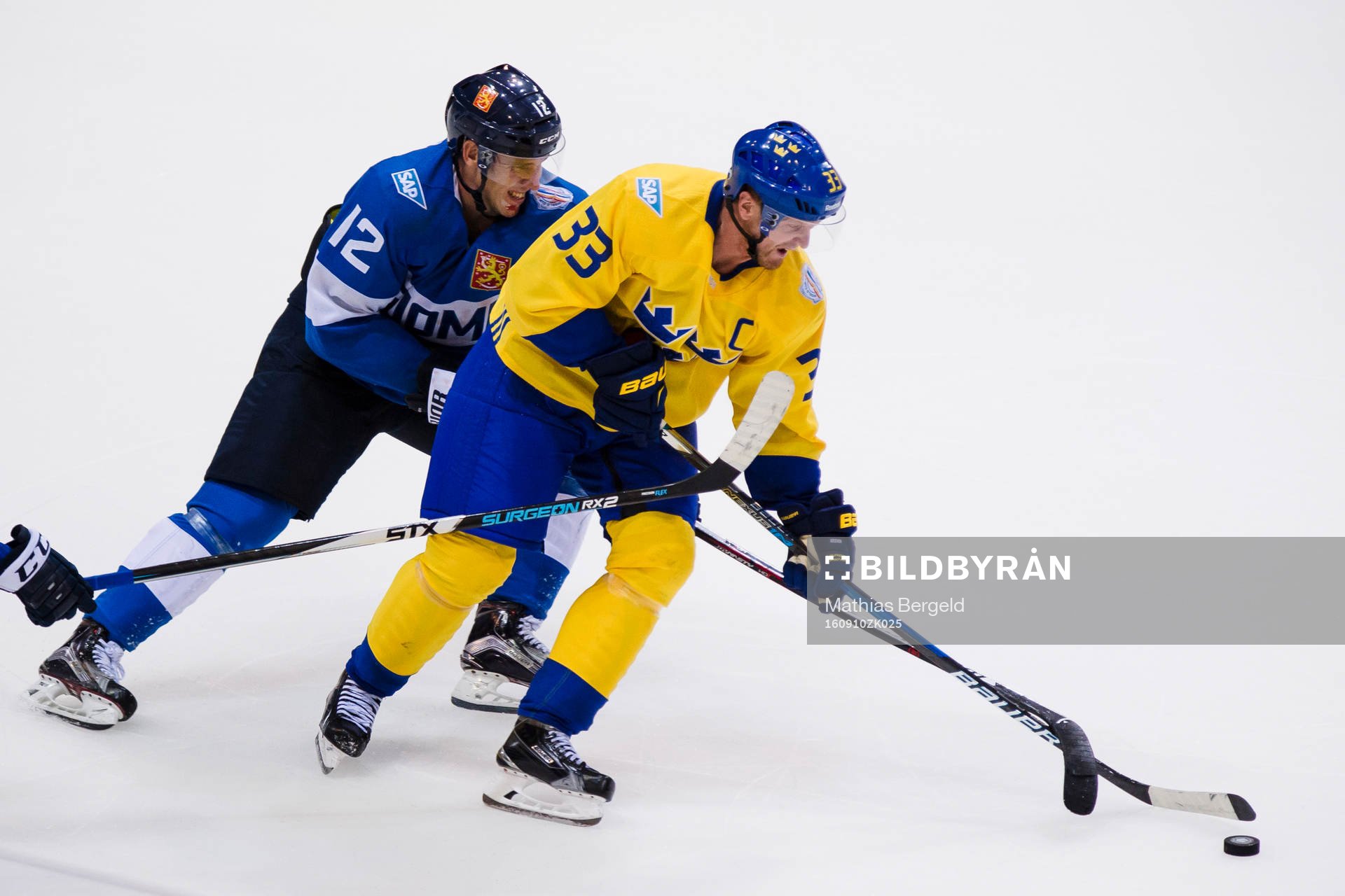 förvarar mot Sveriges Henrik Sedin Finlands Jori Lehterä