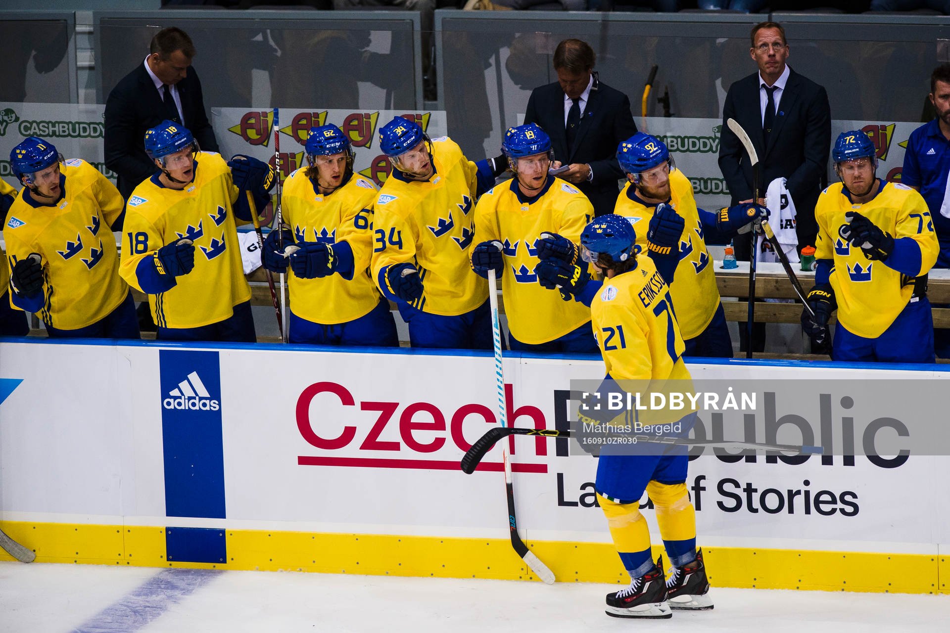 Sveriges Loui Eriksson jublar med lagkamrater