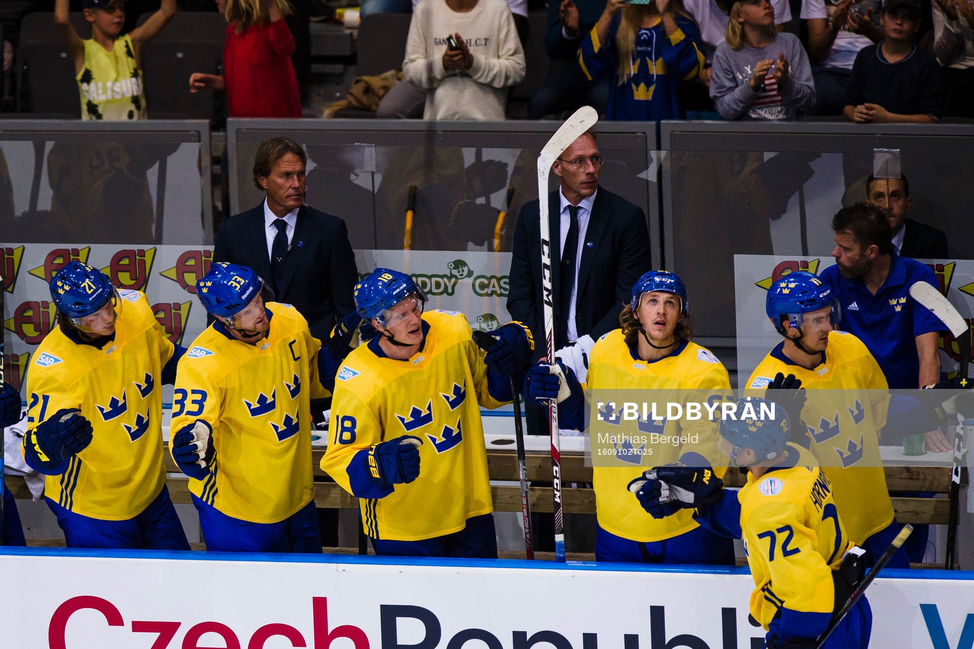 Sveriges Patric Hörnqvist jublar med lagkamrater