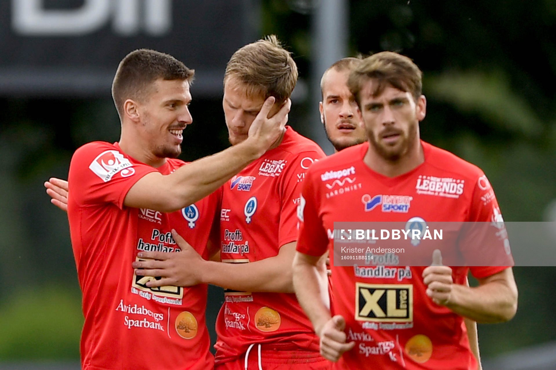Åtvidabergs Simon Alexandersson jublar