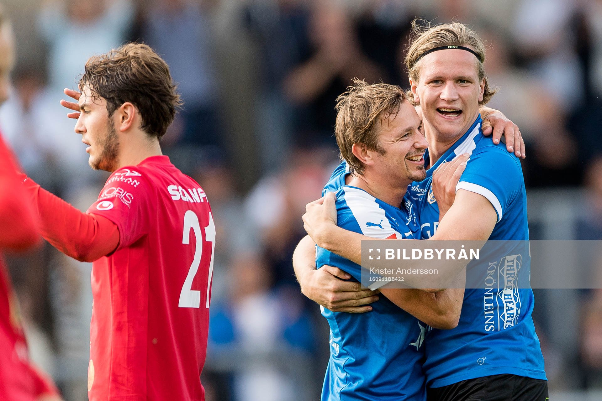 Halmstads Fredrik Olsson (v) jublar
