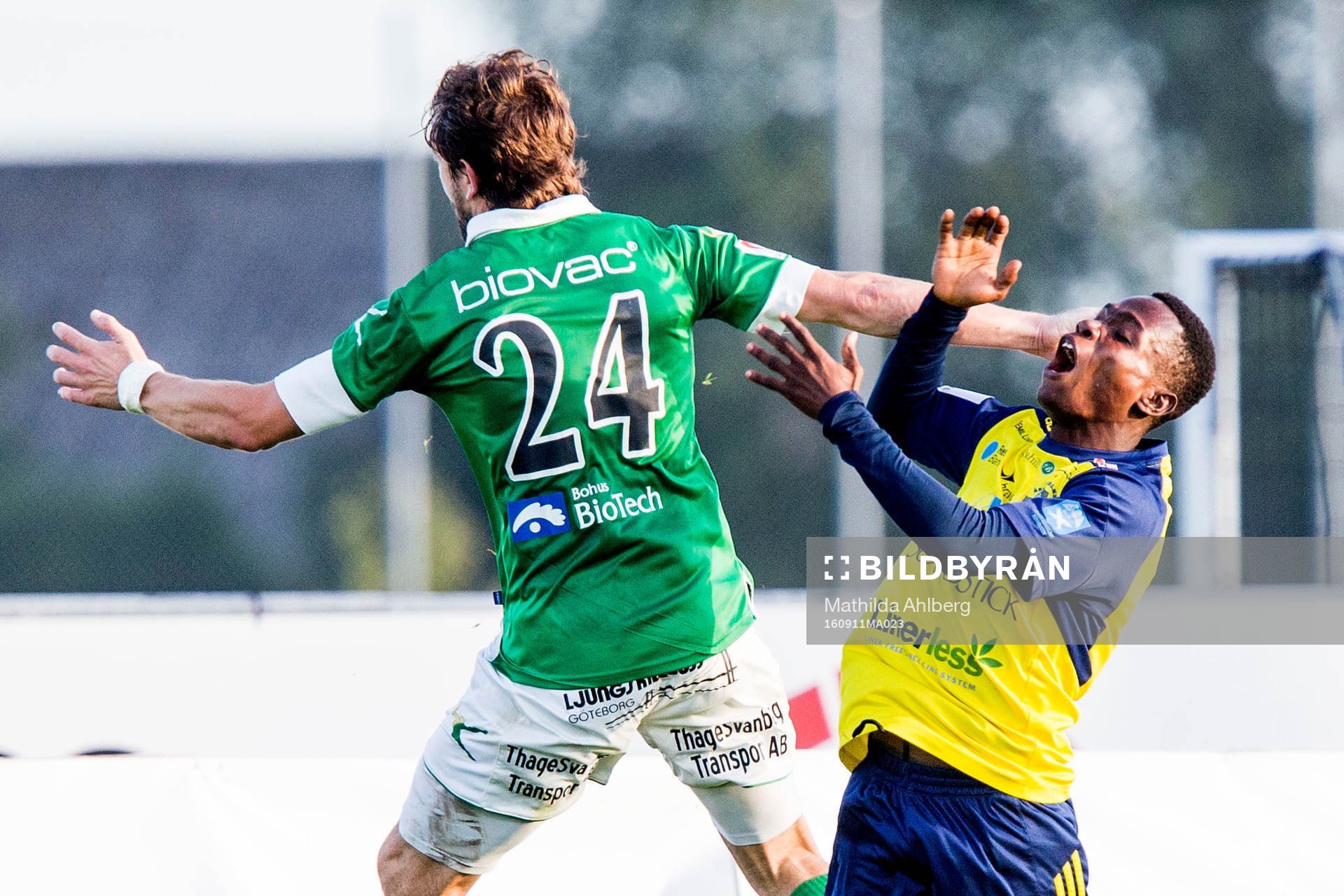 Ängelholms Prince Adjesi och Ljungskiles Aleksandar Kitic under fotbollsmatchen i Superettan mellan Ängelholm och Ljungskile den 11 september 2016 i Ängelholm.