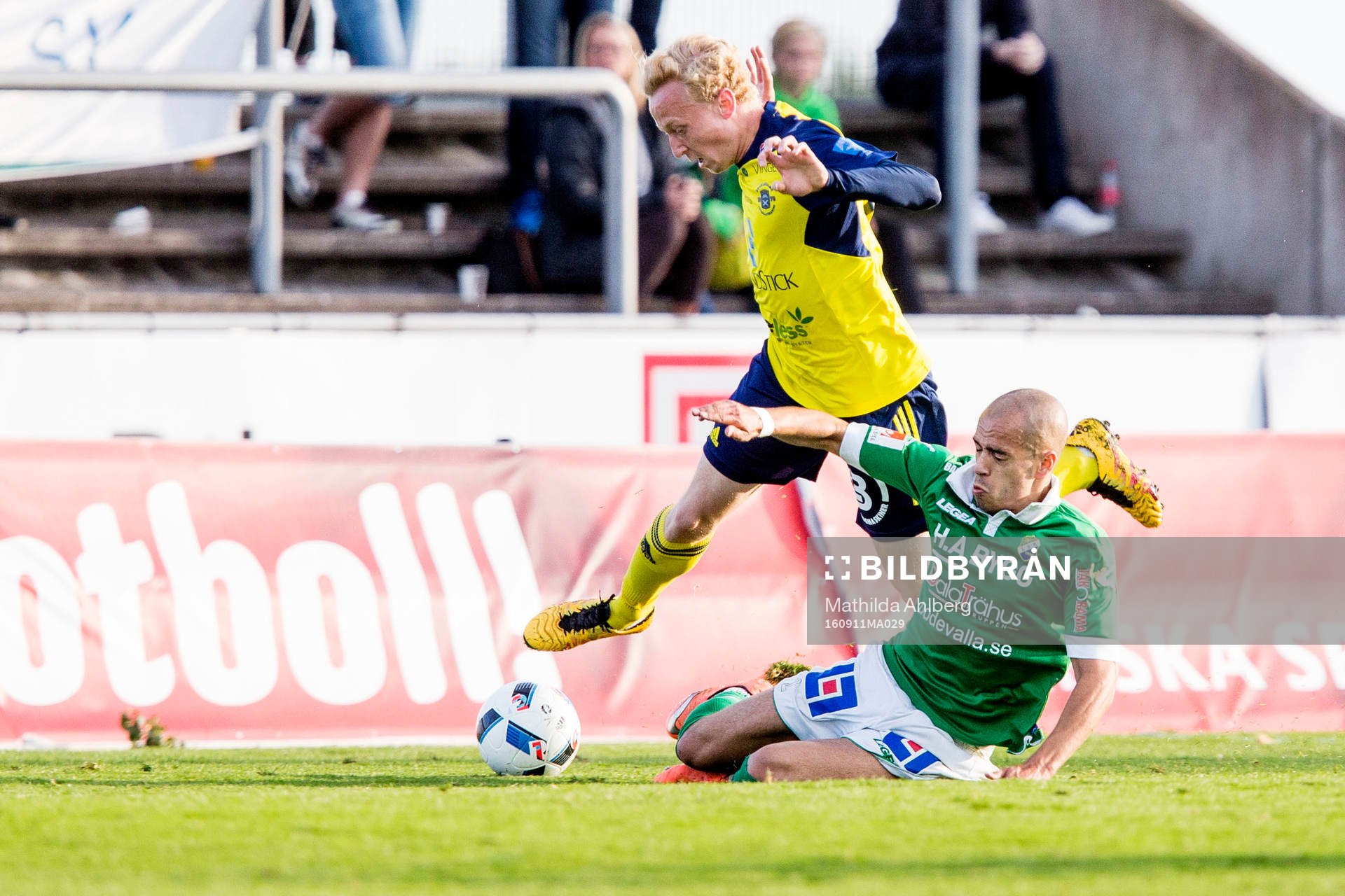 Ängelholms Love Fredriksson och Ljungskiles Ahmed El-Amrani