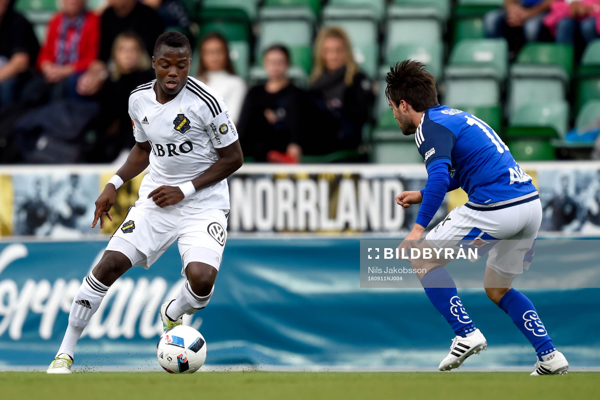 s Patrick Kpozo och Sundsvalls Robbin Sellin