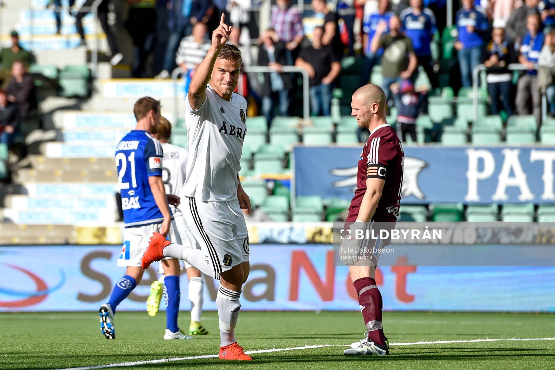 s Eero Markkanen jublar