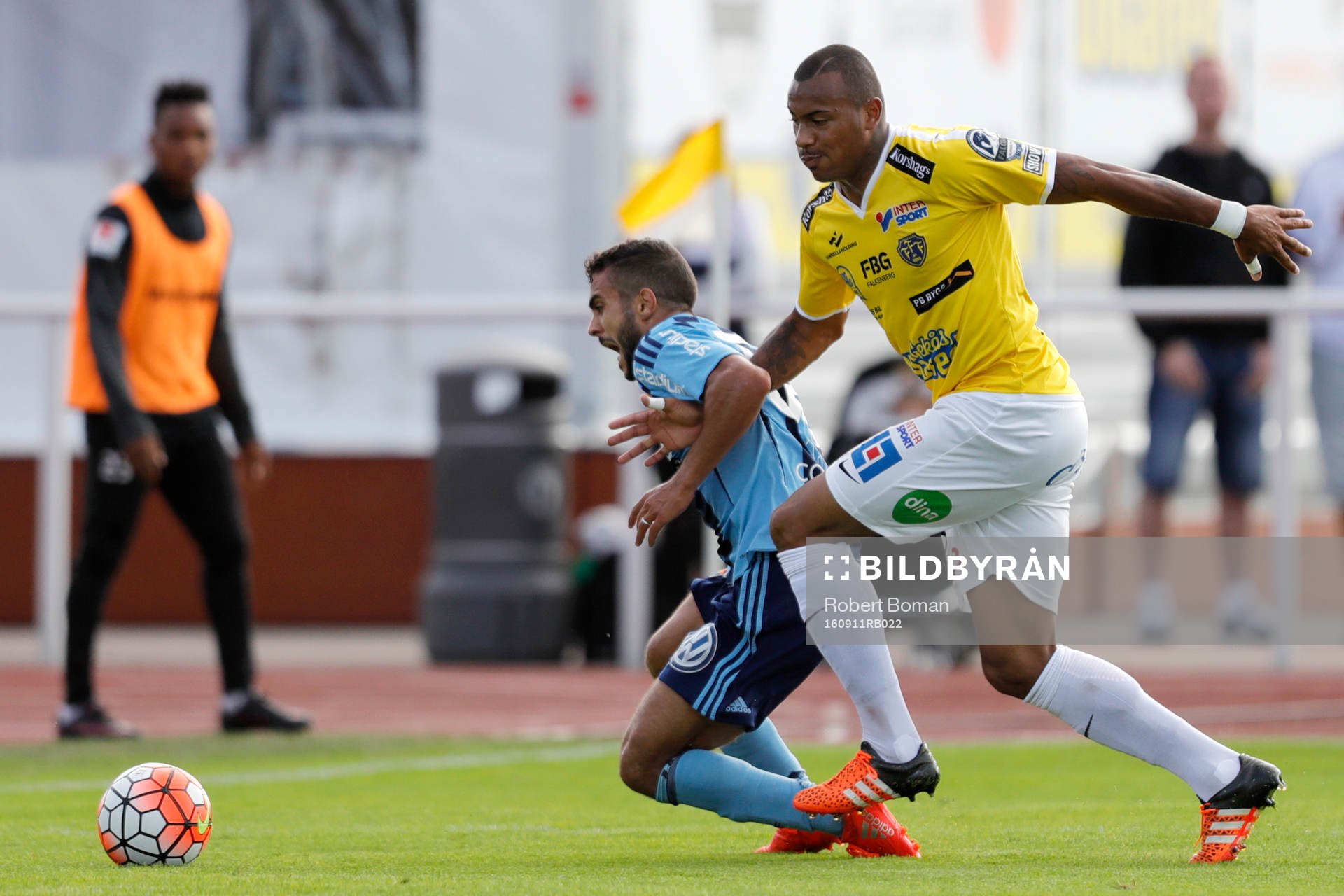 Djurgårdens Othman El Kabir och Falkenbergs Felipe Carvalho