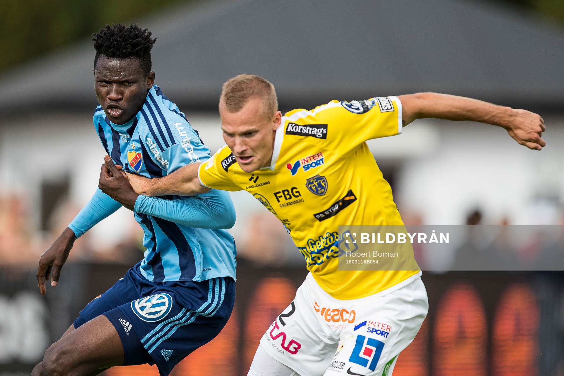 Djurgårdens Michael Olunga och Falkenbergs Rasmus Sjöstedt