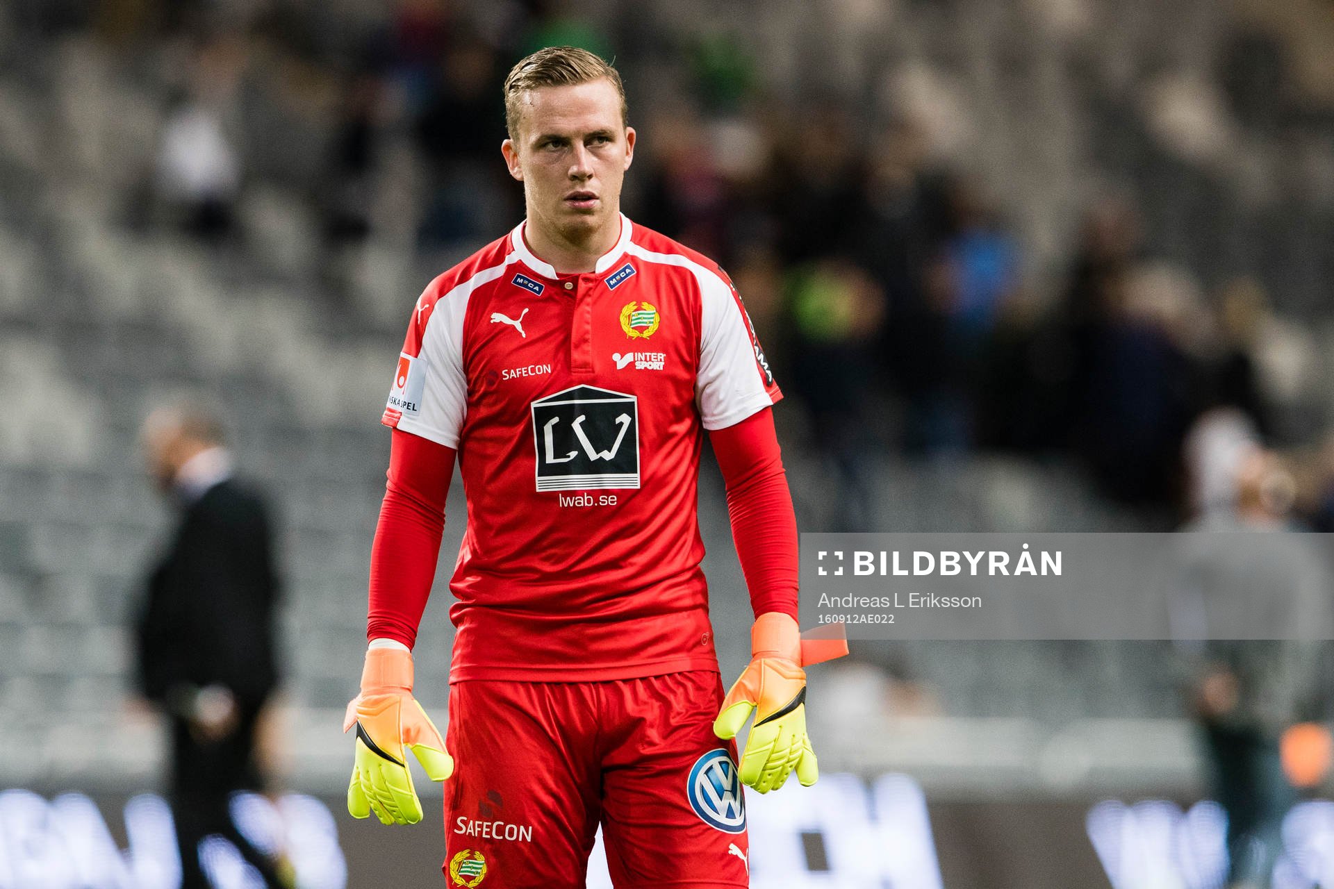 Hammarbys målvakt Ögmundur Kristinsson ser deppig ut