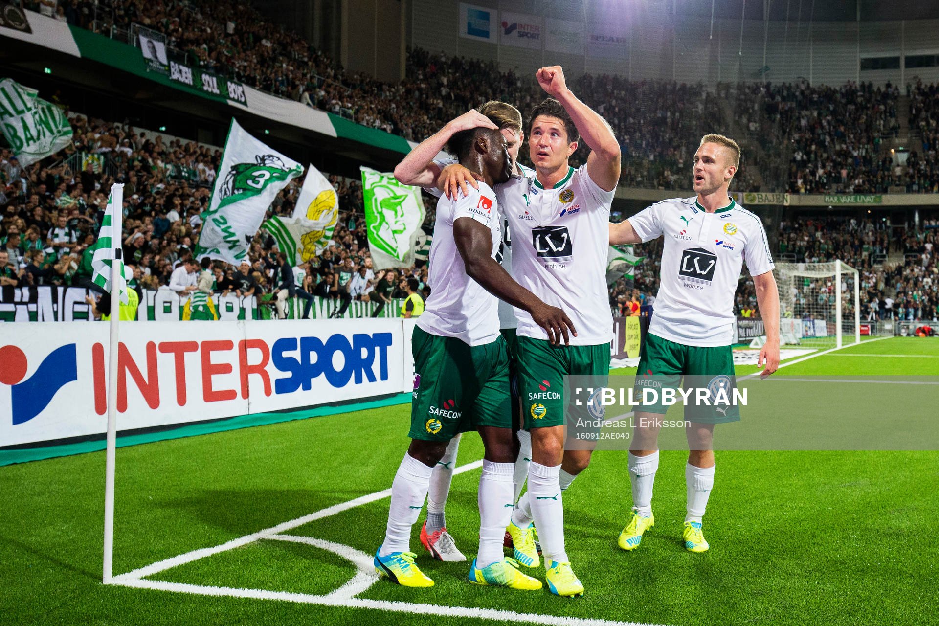 Hammarbys Joseph Aidoo jublar tillsammans med David Boo Wiklander och Mats Solheim efter att ha gjrt 1-0 för Hammarby under fotbollsmatchen i Allsvenskan mellan Hammarby och Örebro den 12 september 2016 i Stockholm.