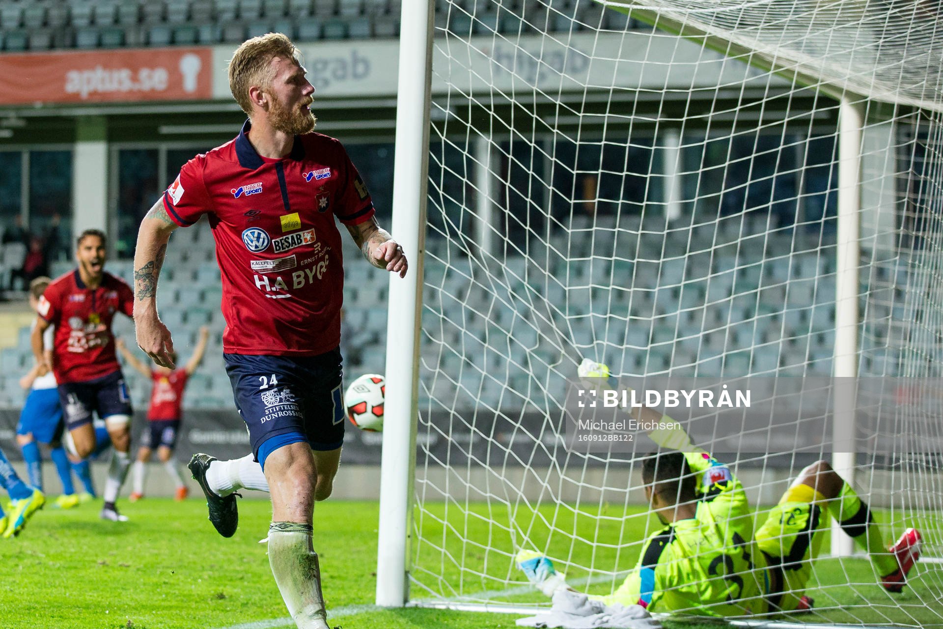 2 Örgrytes Fredrik Björck jublar