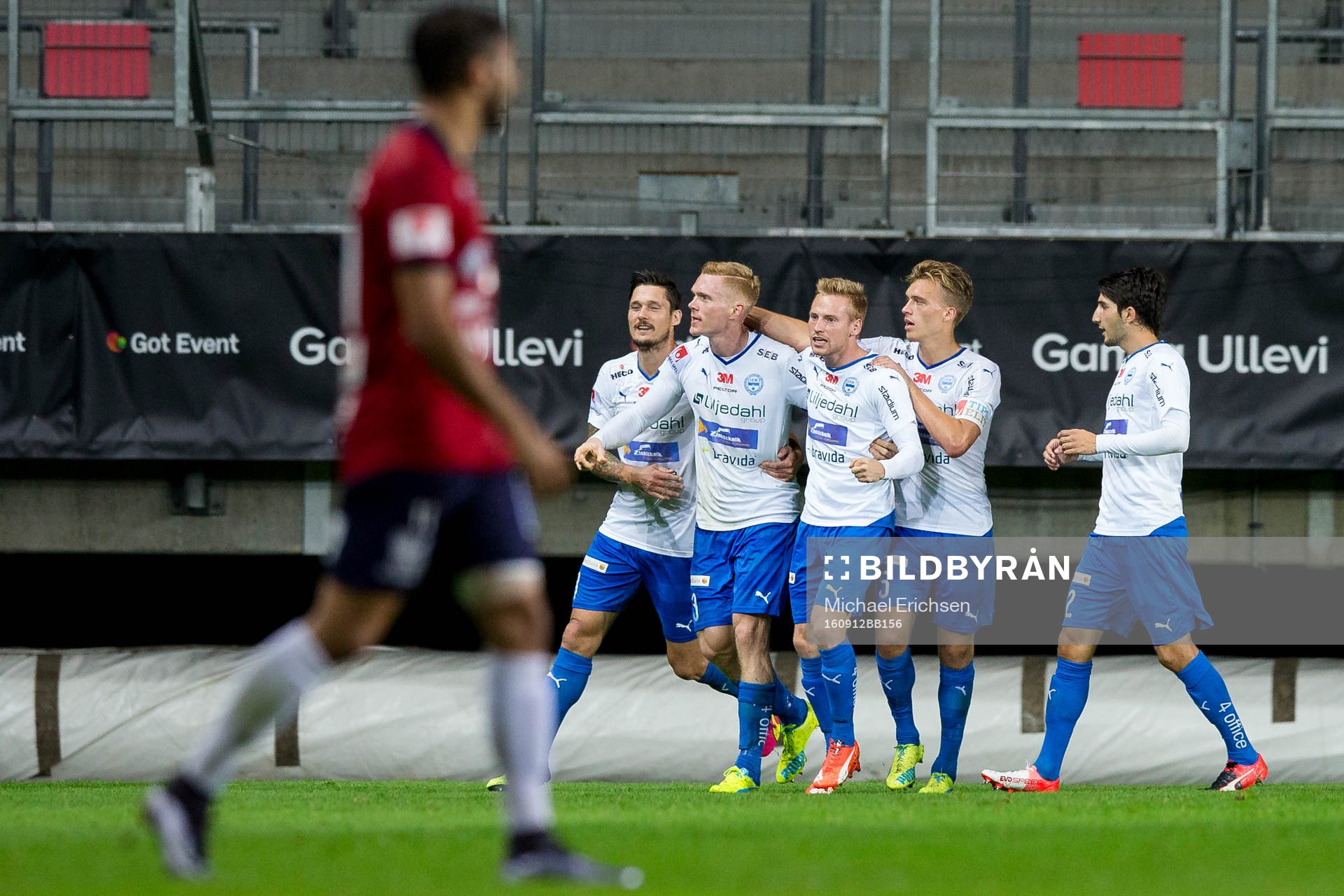 2 Värnamos David Engström jublar och omfamnas