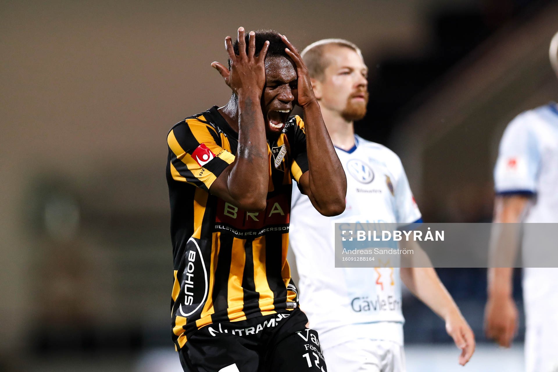 Häckens Mohammed Abubakari reagerar
