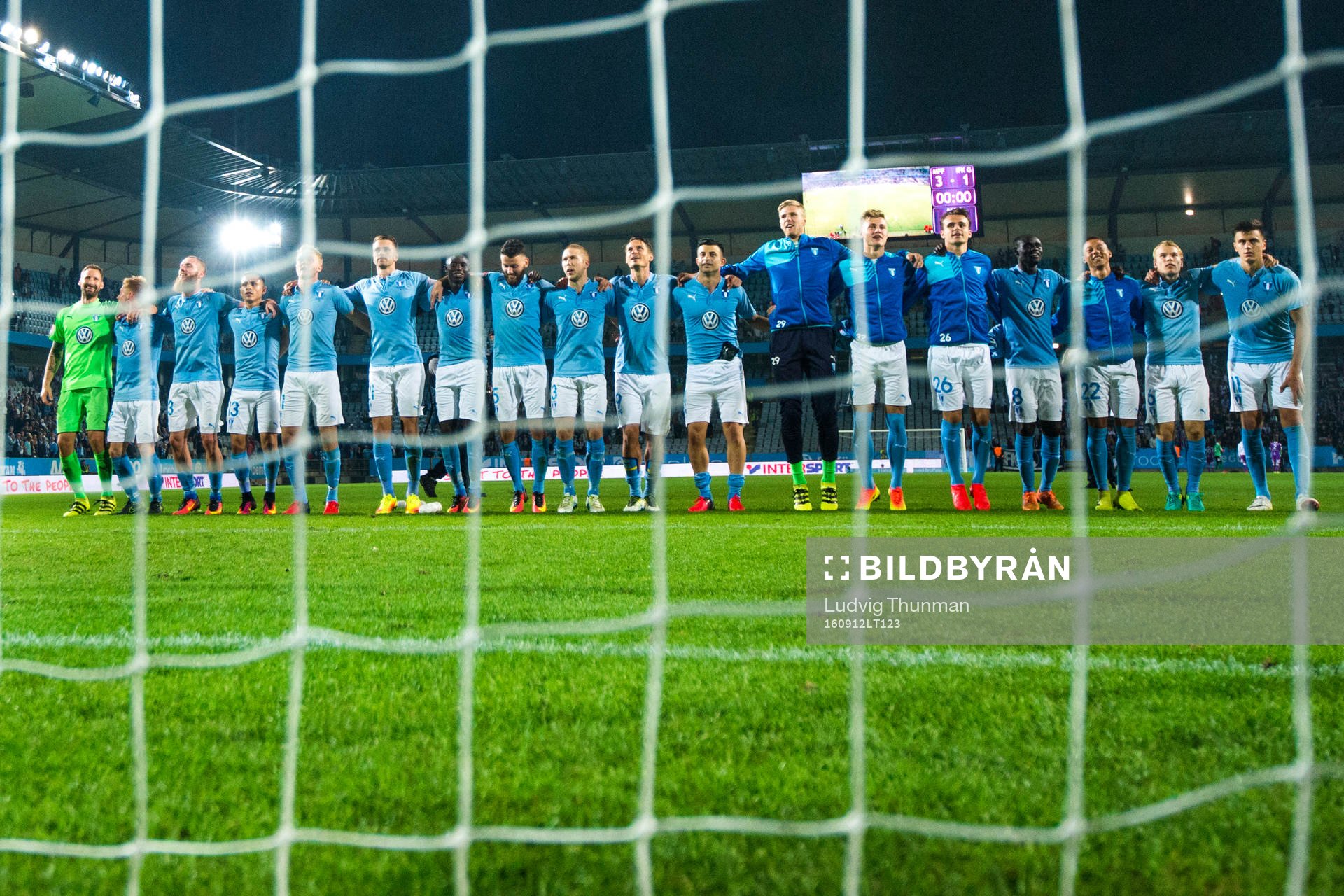 Malmö FFs spelare tackar publiken