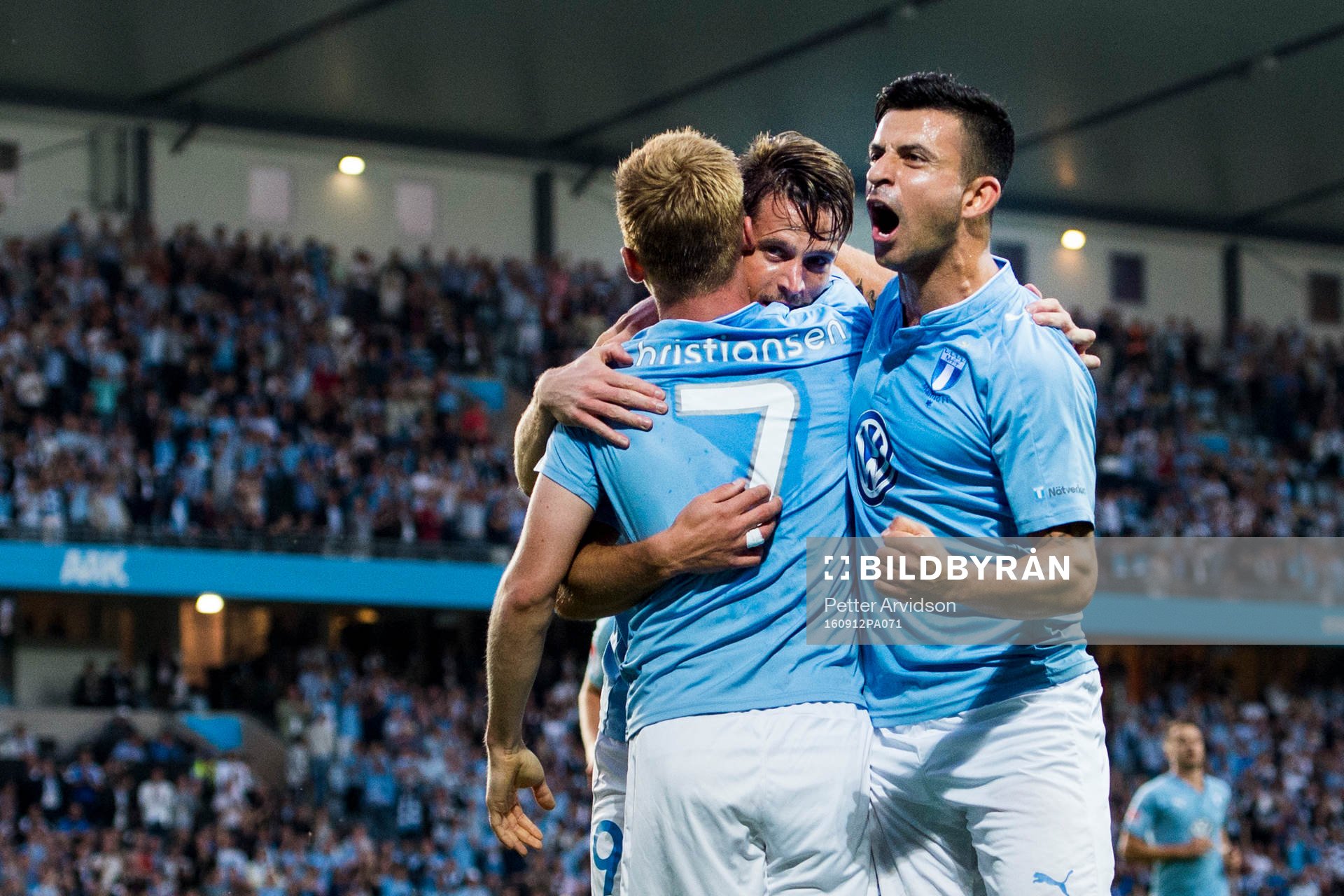 Malmö FFs Behrang Safari och Anders Christiansen jublar