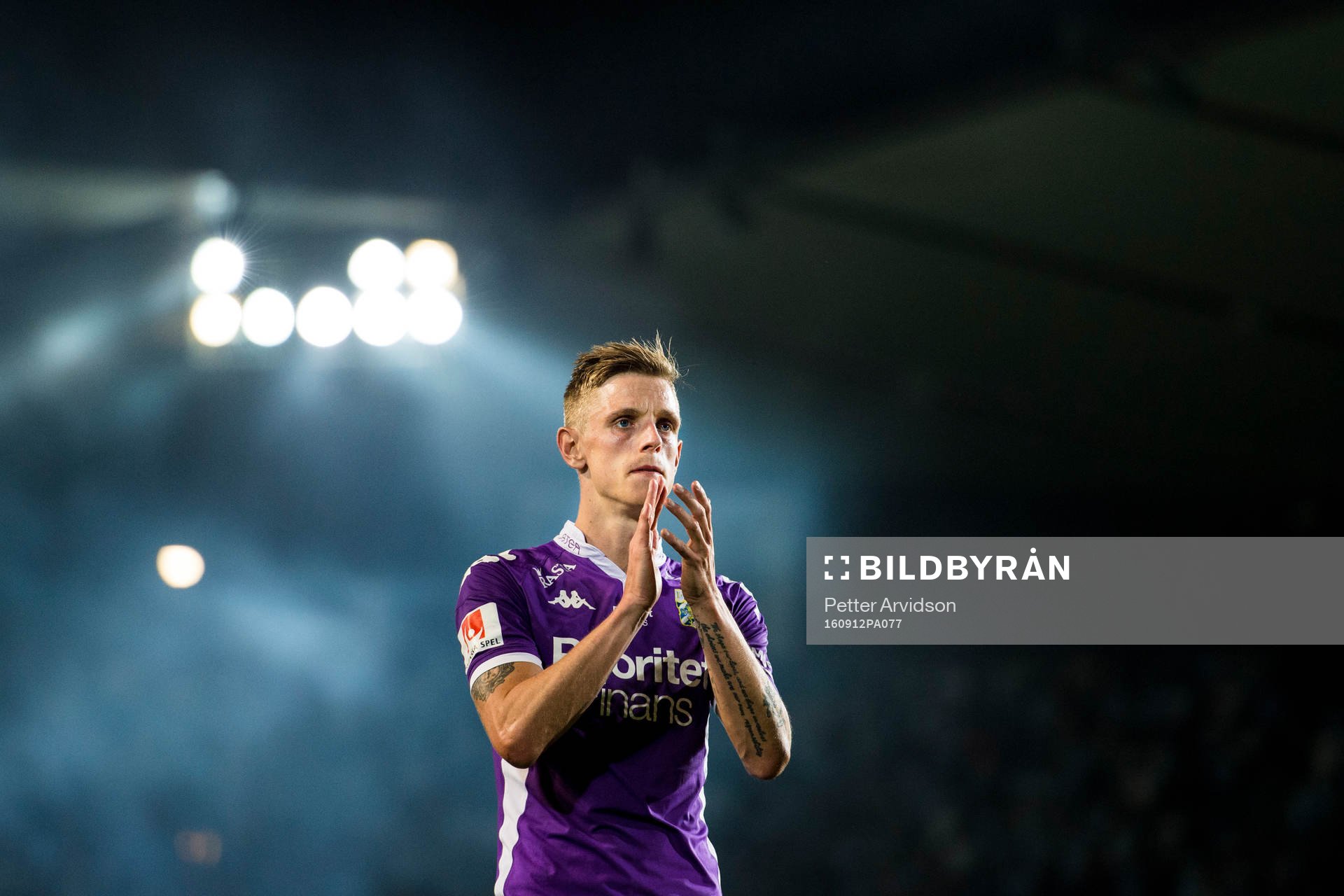 IFK Göteborgs Sören Rieks tackar publiken