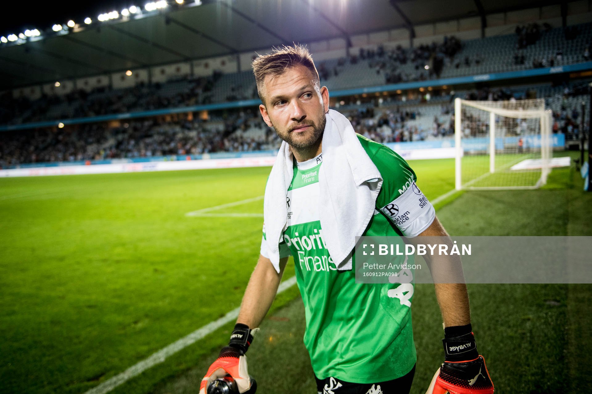 IFK Göteborgs målvakt John Alvbåge deppar
