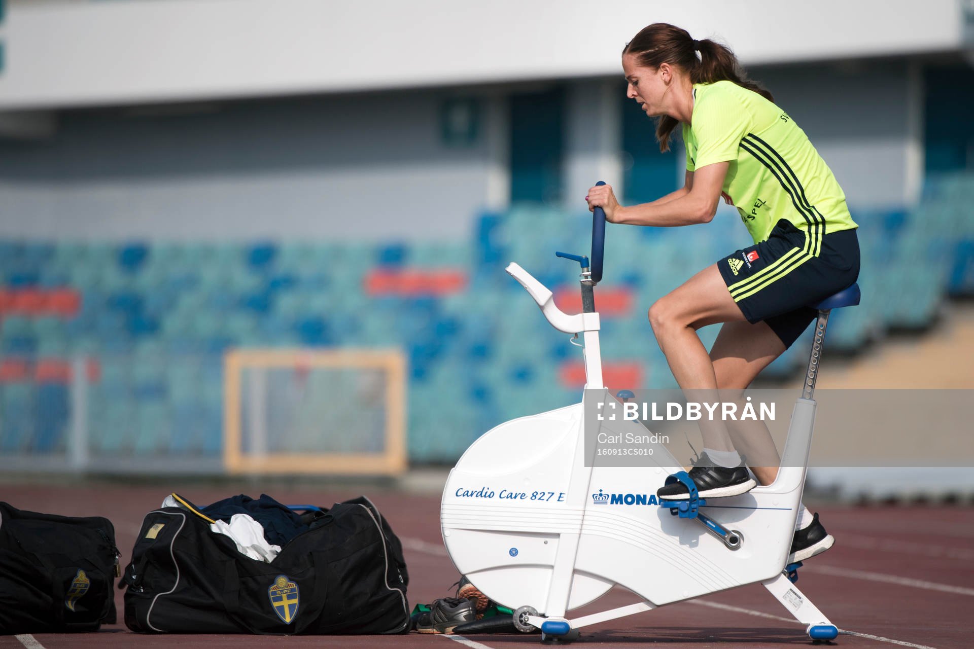 Sveriges Lotta Schelin cyklar