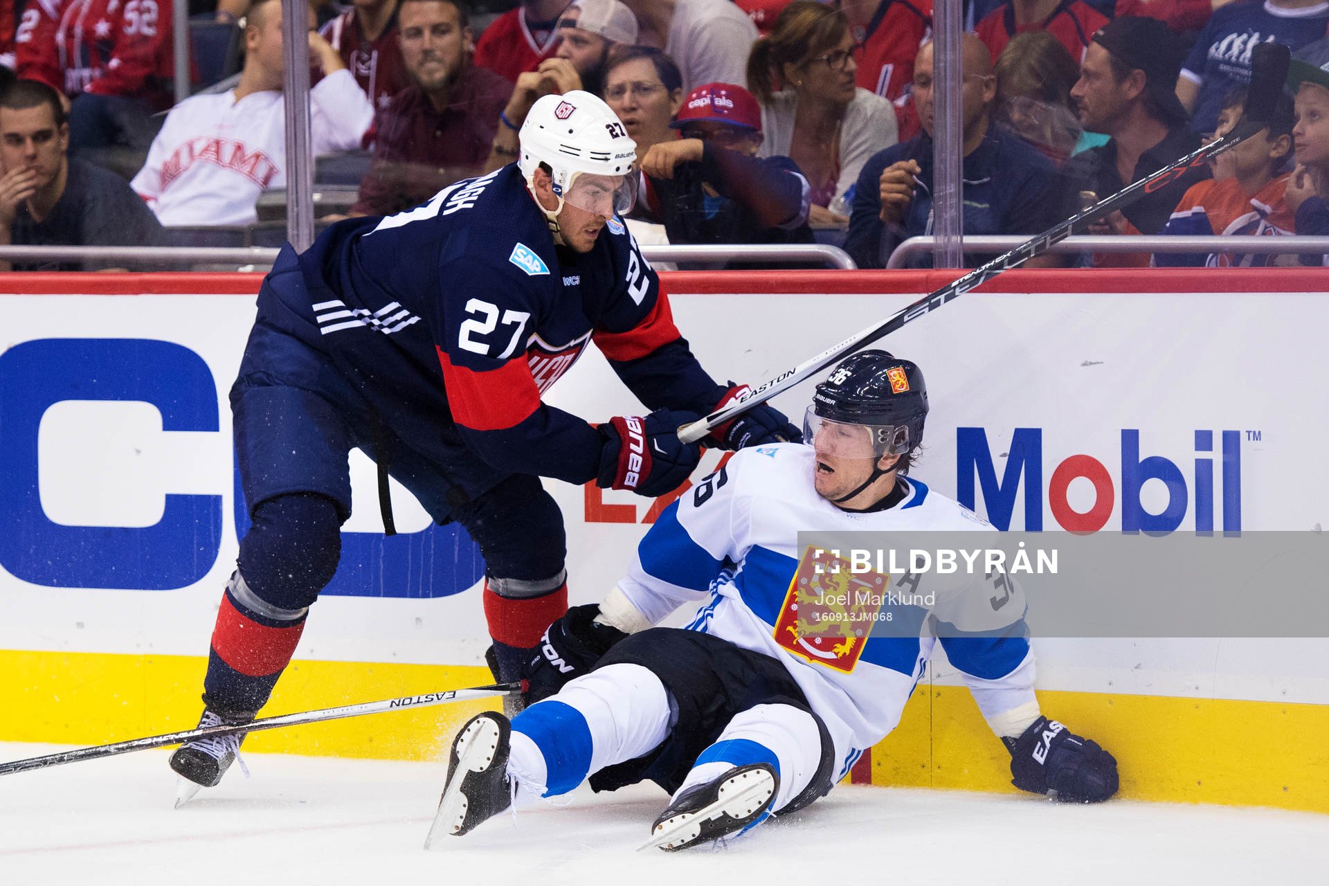 s Ryan McDonagh och Finlands Jussi Jokinen