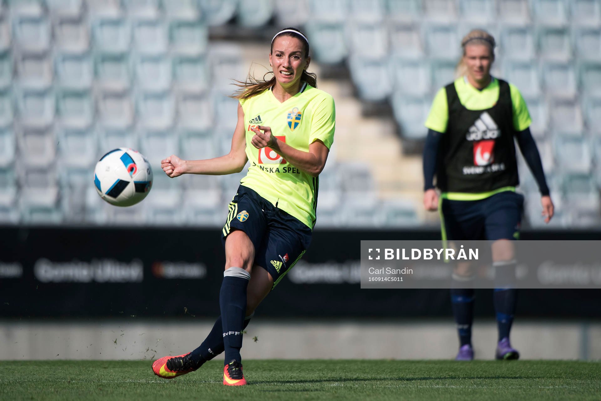 Sveriges Kosovare Asllani