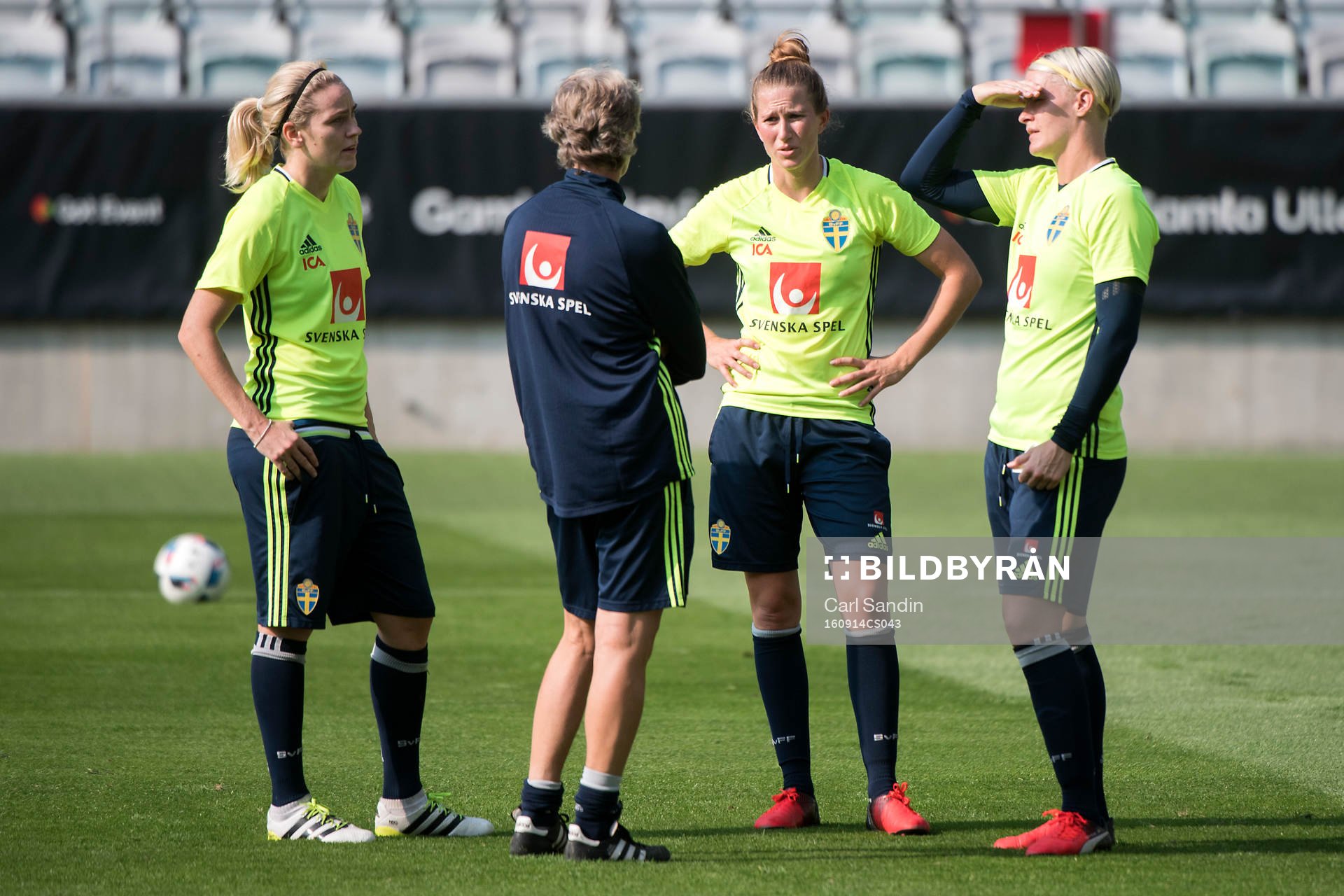 Sveriges Lisa Dahlkvist, Emma Berglund och Nilla Fischer