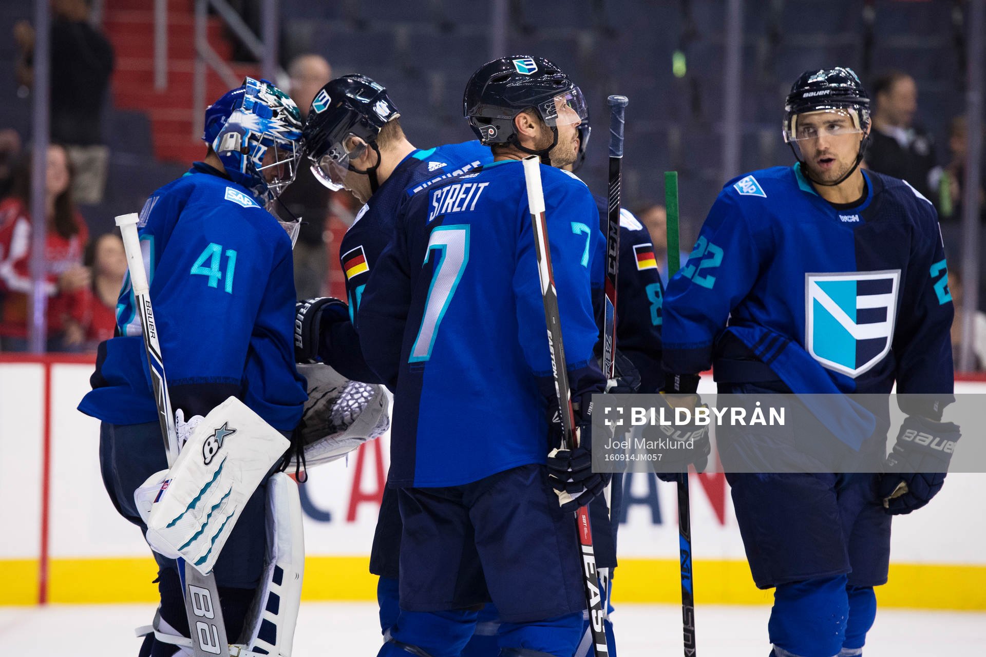 Europas målvakt Jaroslav Halak, Christian Ehrhoff, Mark
