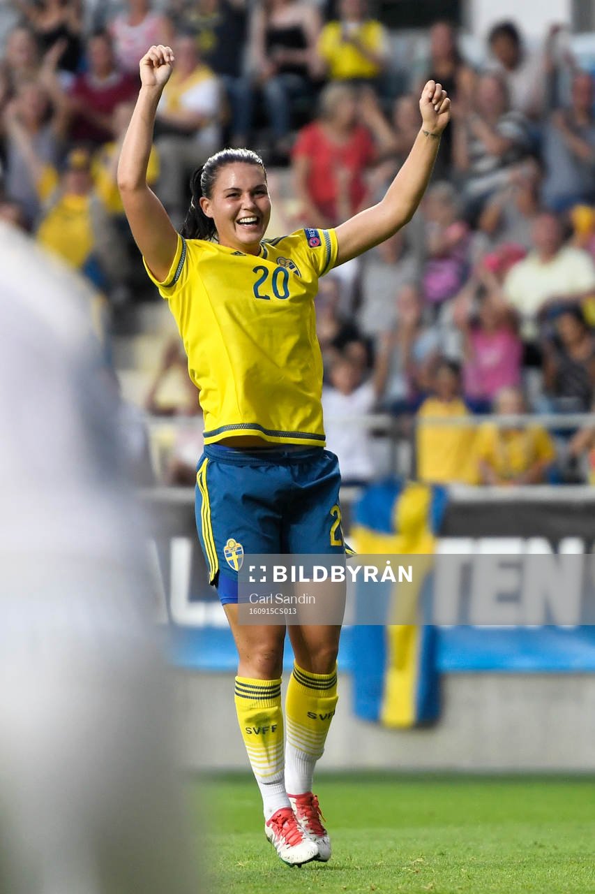 Sveriges Emilia Appelqvist jublar