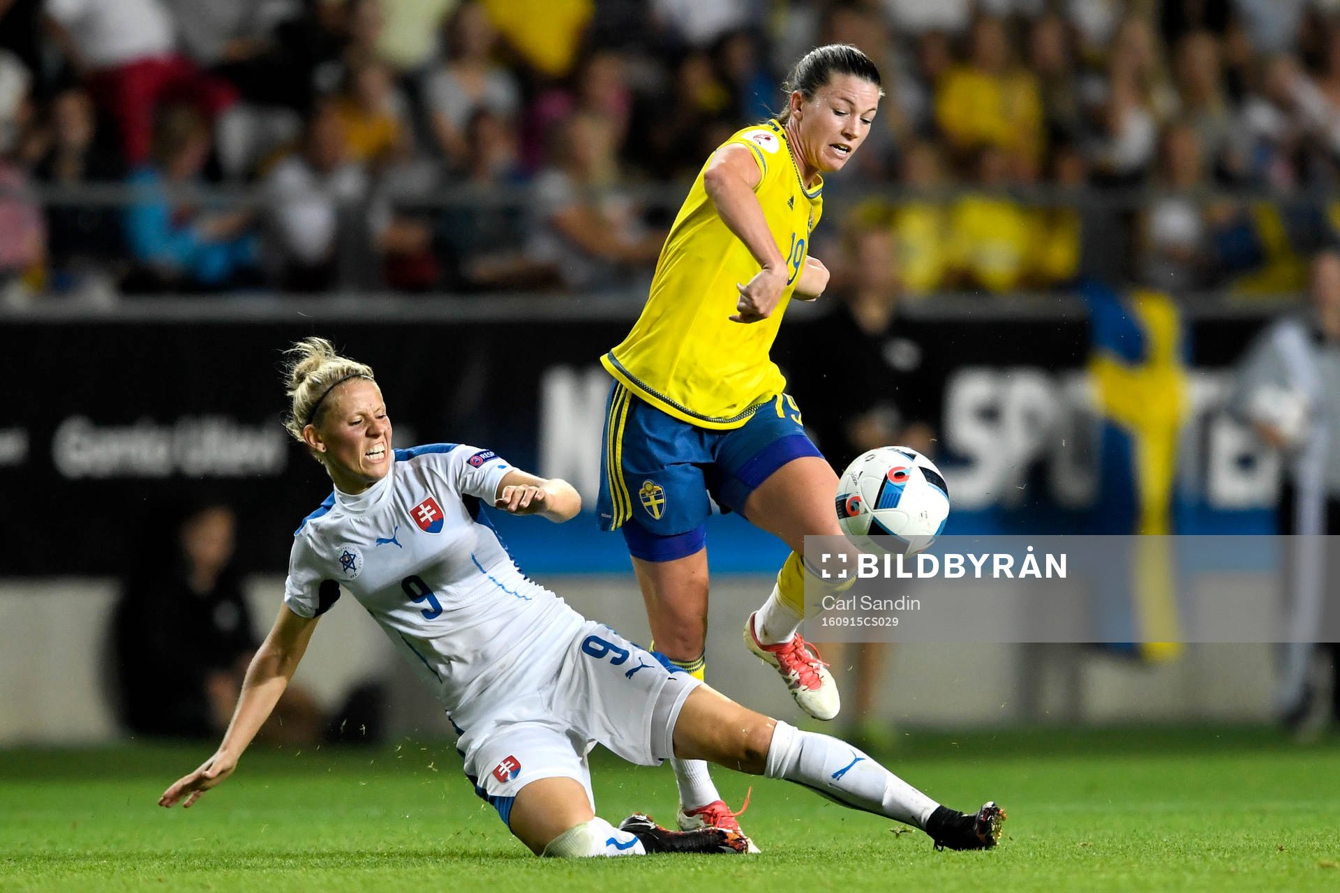 Slovakiens Jana Vojtekova och Sveriges Pauline Hammarlund