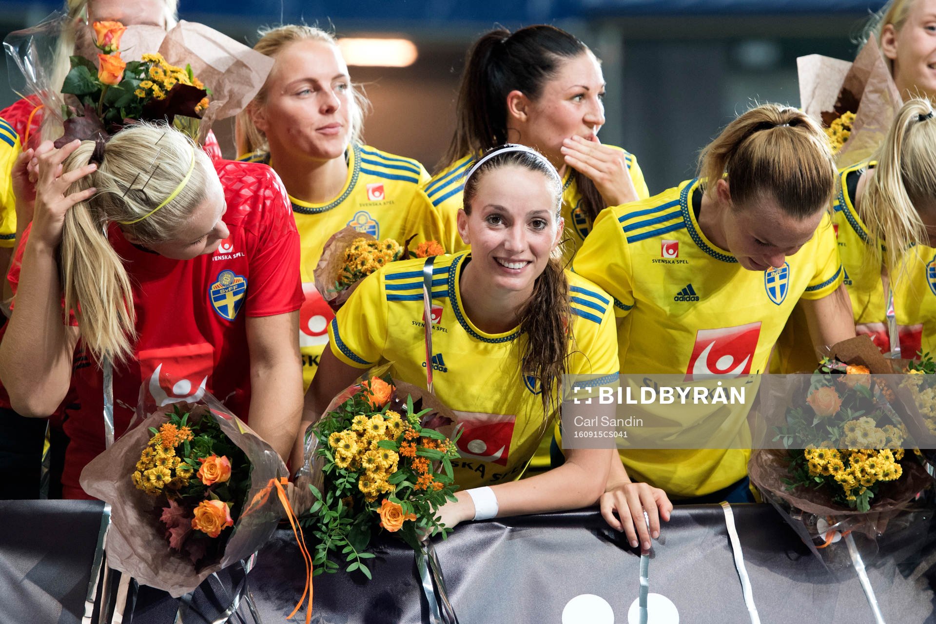 Sveriges Kosovare Asllani jublar