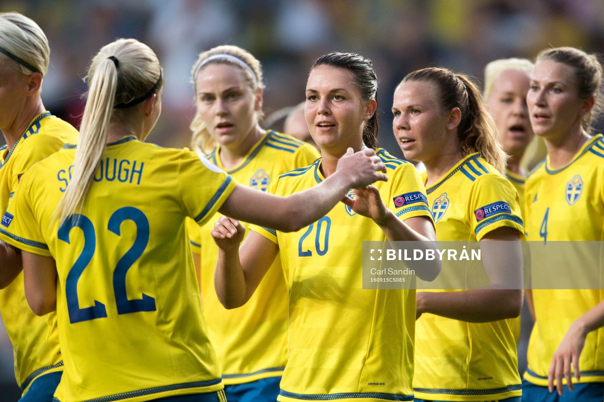 Sveriges Emilia Appelqvist jublar efter att hon gjort 1-0 under fotbollsmatchen i kvalet till EM mellan Sverige och Slovakien den 15 september 2016 i Göteborg.
