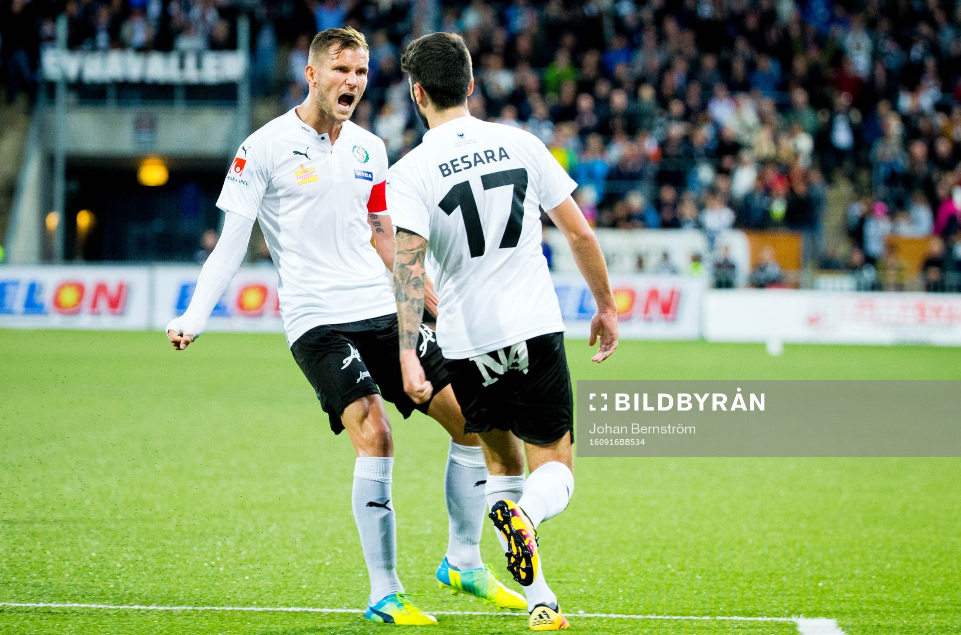 Örebros Nahir Besara gör 2-1 och jublar