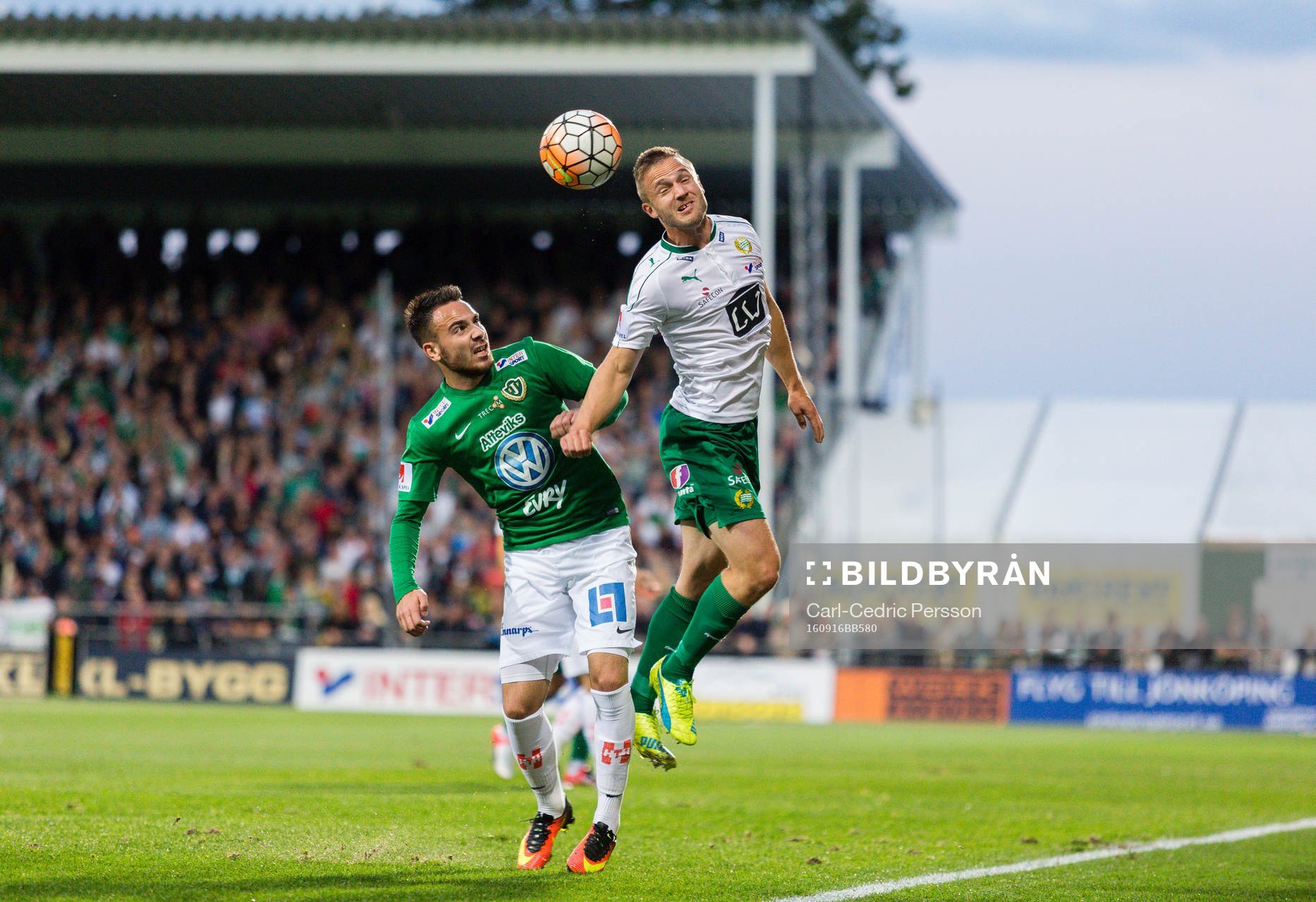 Jönköpings Dzenis Kozica i nickduell mot Hammarbys Mats