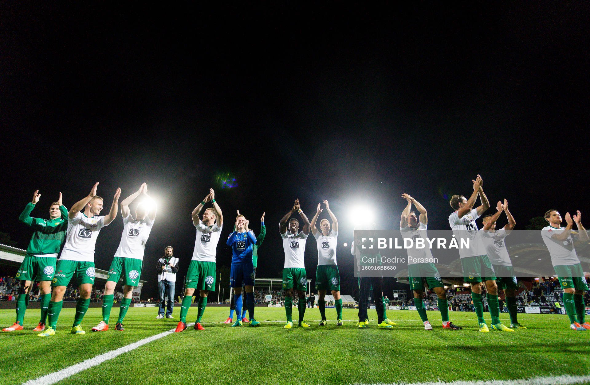 Hammarbys lag jublar efter segern under under fotbollsmatchen i Allsvenskan mellan Jönköping och Hammarby den 16 september 2016 i Jönköping.