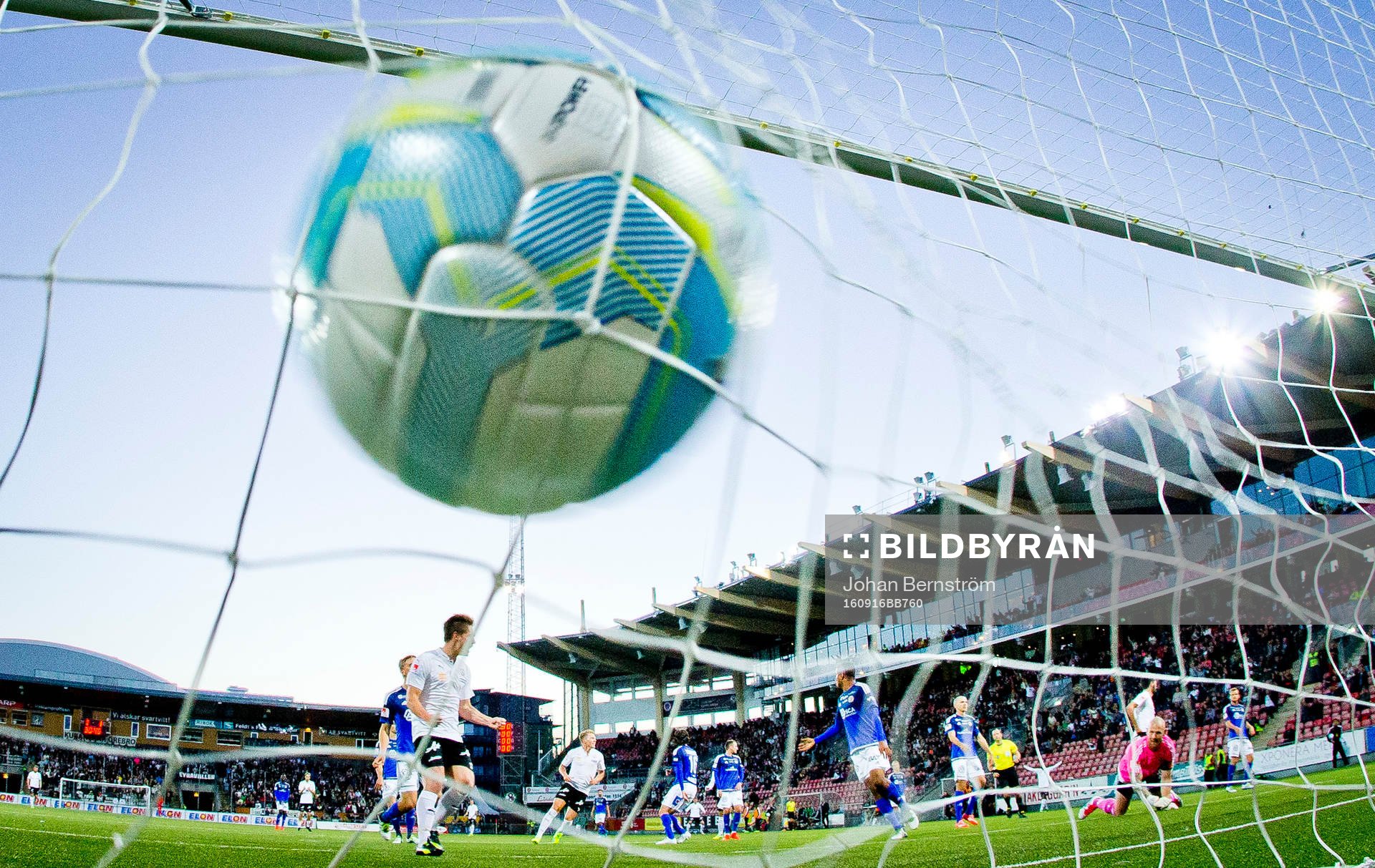 Örebros Nahir Besara gör 2-1 på Sundsvalls målvakt