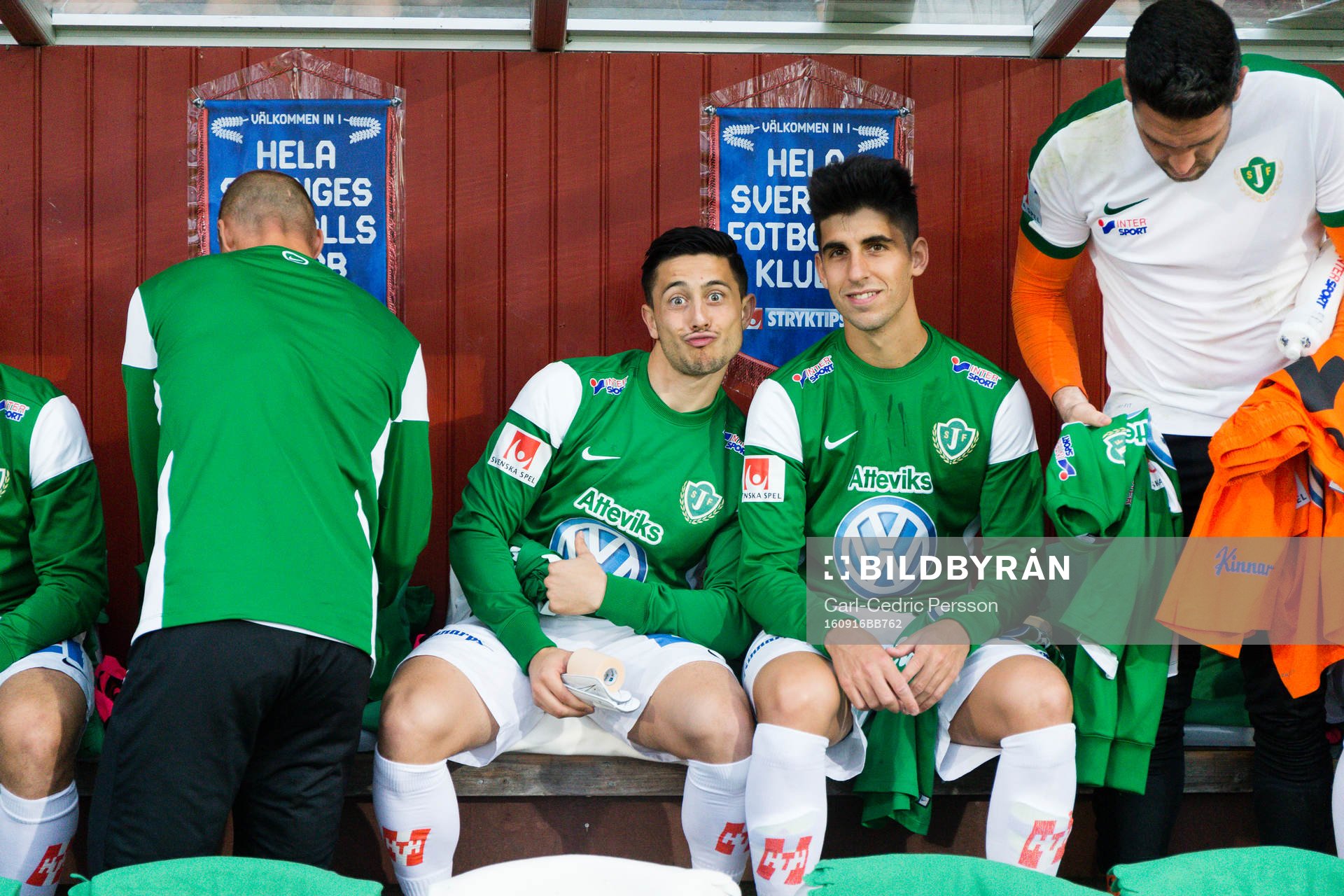 Jönköpings Sergio Calatayud Lebron och Alex Portillo under fotbollsmatchen i Allsvenskan mellan Jönköping och Hammarby den 16 september 2016 i Jönköping.