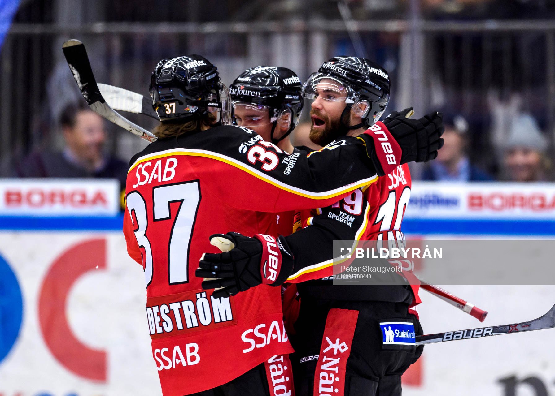 Luleås Isac Lundeström V), Julius Junttila (m) och Jacob