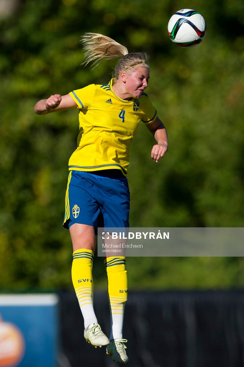 Sveriges Ellen Löfqvist nickar