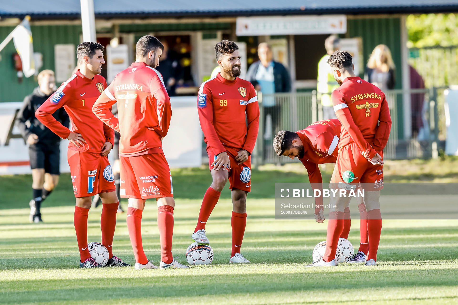 Syrianskas spelare värmer upp