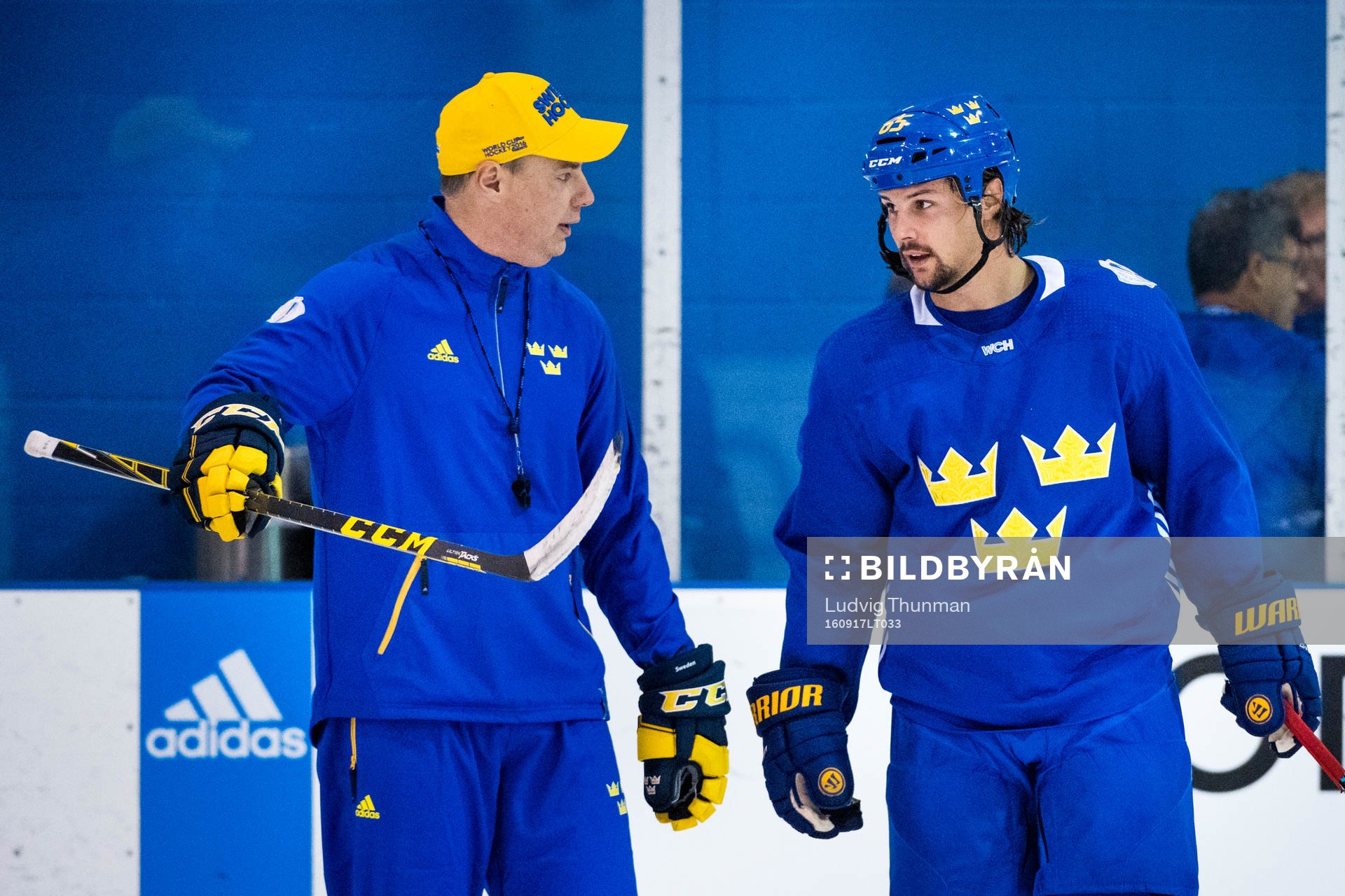 Sveriges förbundskapten Rikard Grönborg och Erik Karlsson