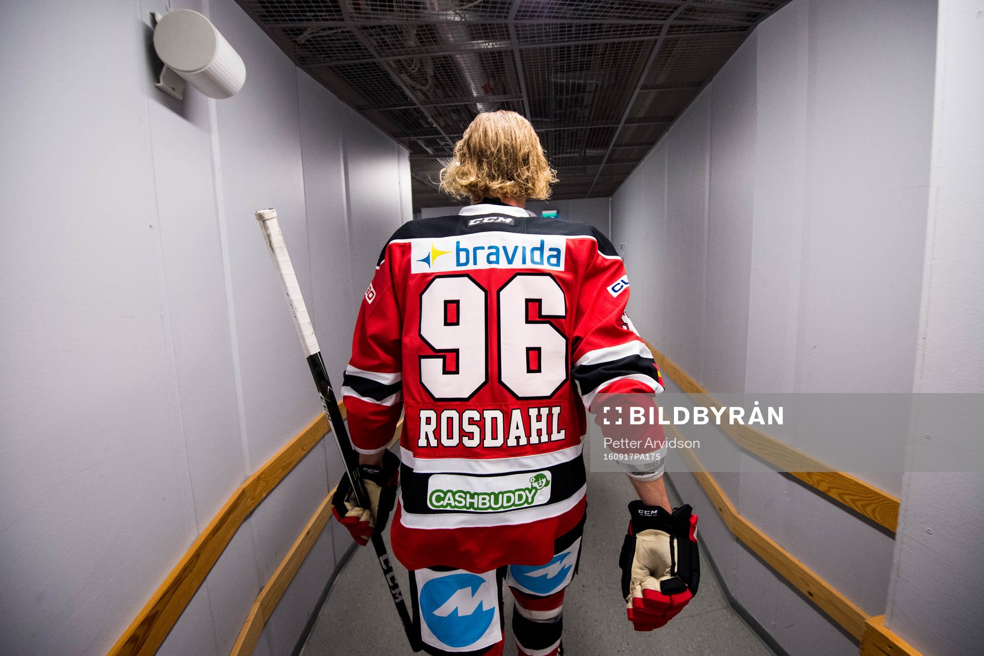 Malmö Redhawks Kim Rosdahl på väg för att göra entré