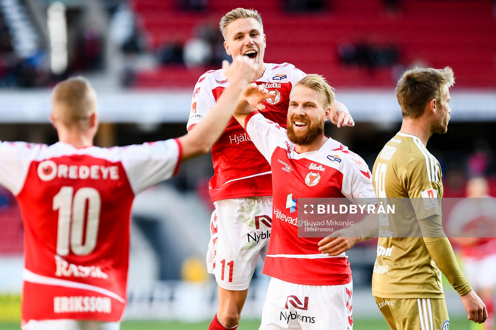 Kalmars Henri Anier jublar efter 1-0 under fotbollsmatchen i Allsvenskan mellan Kalmar och Östersund den 17 september 2016 i Kalmar.