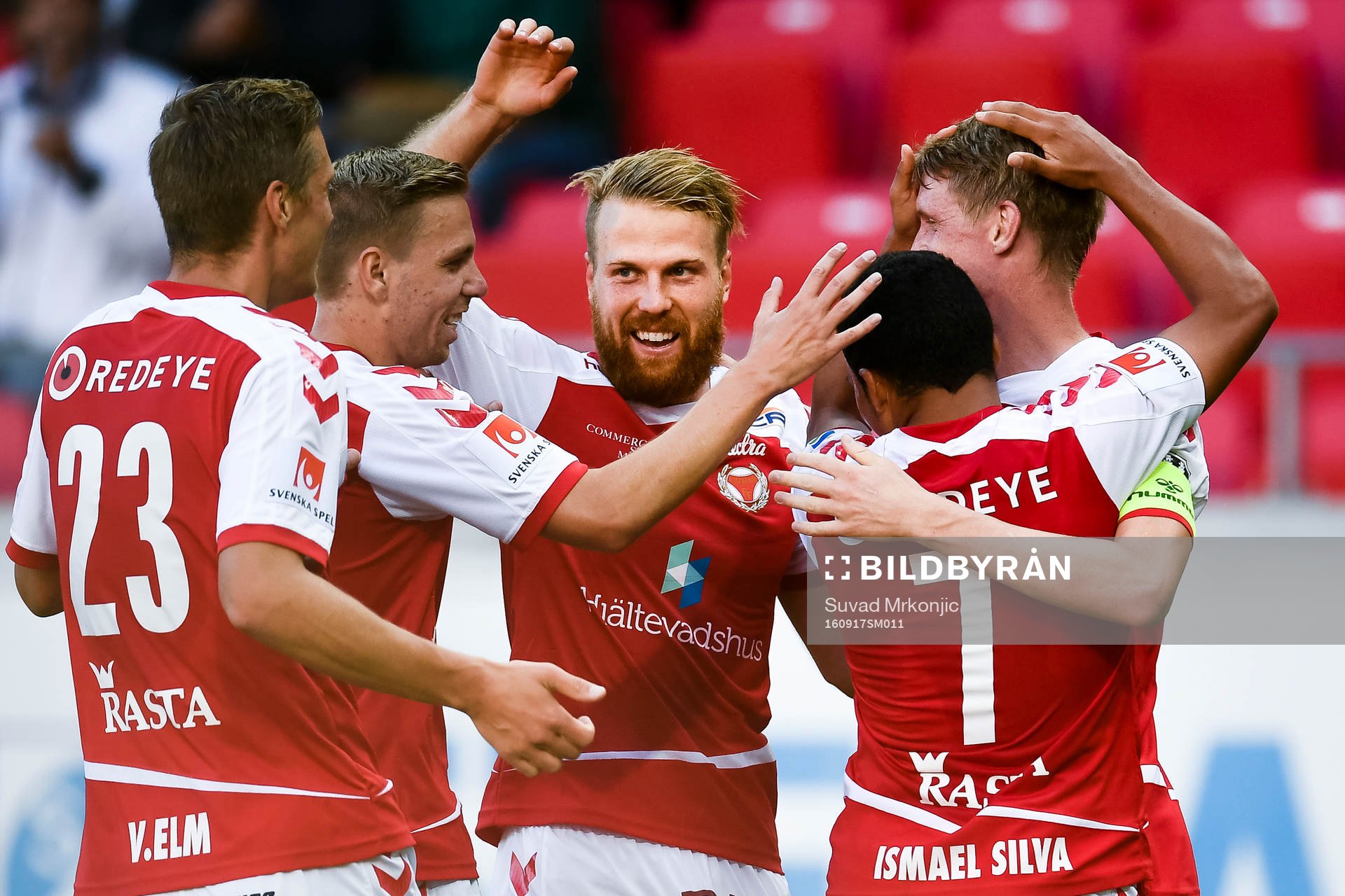 Kalmars spelare jublar efter 2-0 nder fotbollsmatchen i Allsvenskan mellan Kalmar och Östersund den 17 september 2016 i Kalmar.