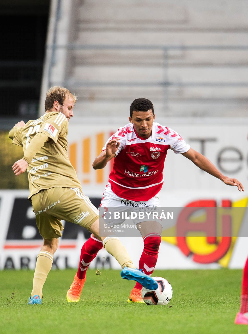 Kalmars Ismael Silva Lima och Östersunds Curtis Edwards